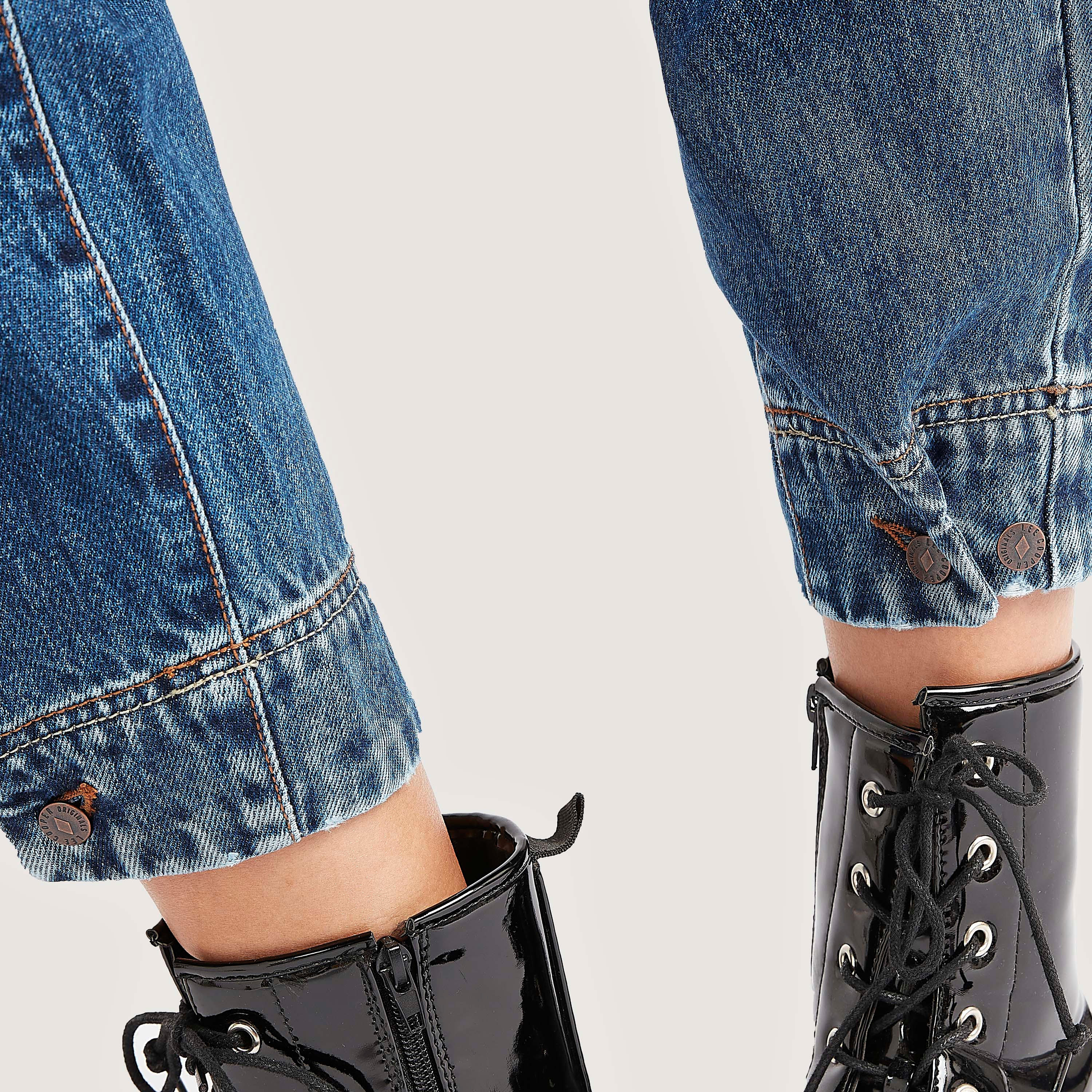 بنطلون رياضي قصير بخصر مرتفع وأطراف بأزرار-women-clothing-bottoms-joggers-image-5