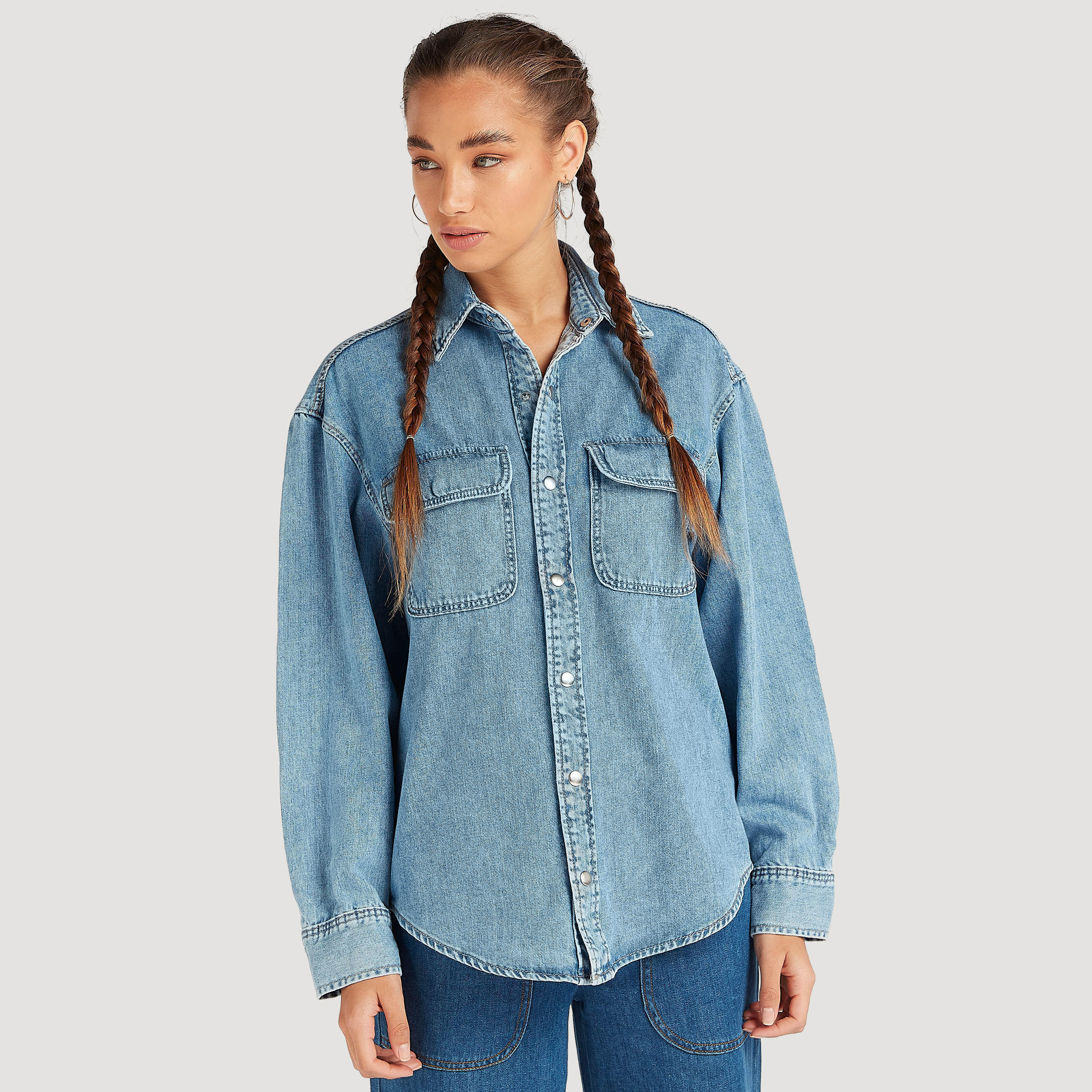 قميص سادة بأكمام طويلة وياقة عادية من لي كوبر-women-clothing-shirtsandblouses-shirts-image-6
