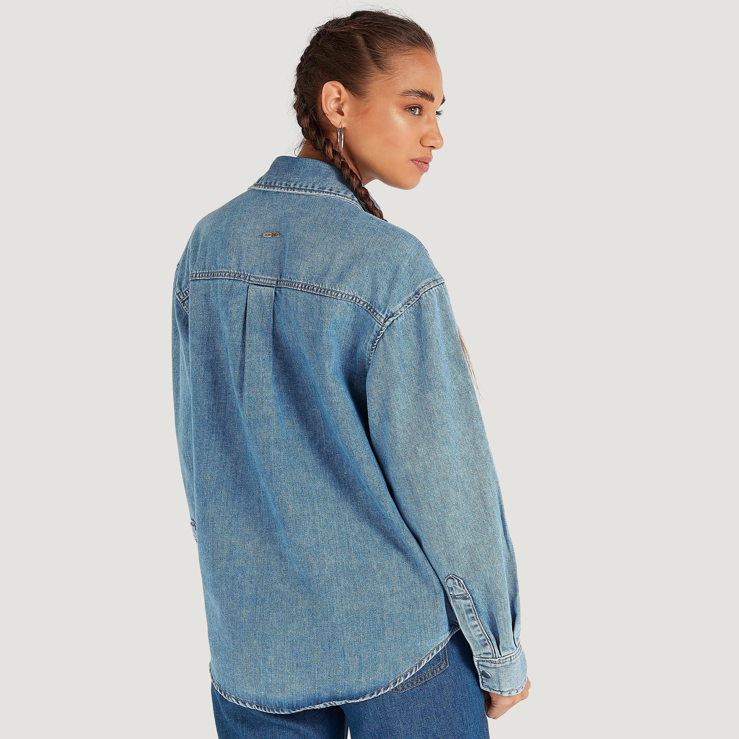 قميص سادة بأكمام طويلة وياقة عادية من لي كوبر-women-clothing-shirtsandblouses-shirts-image-3