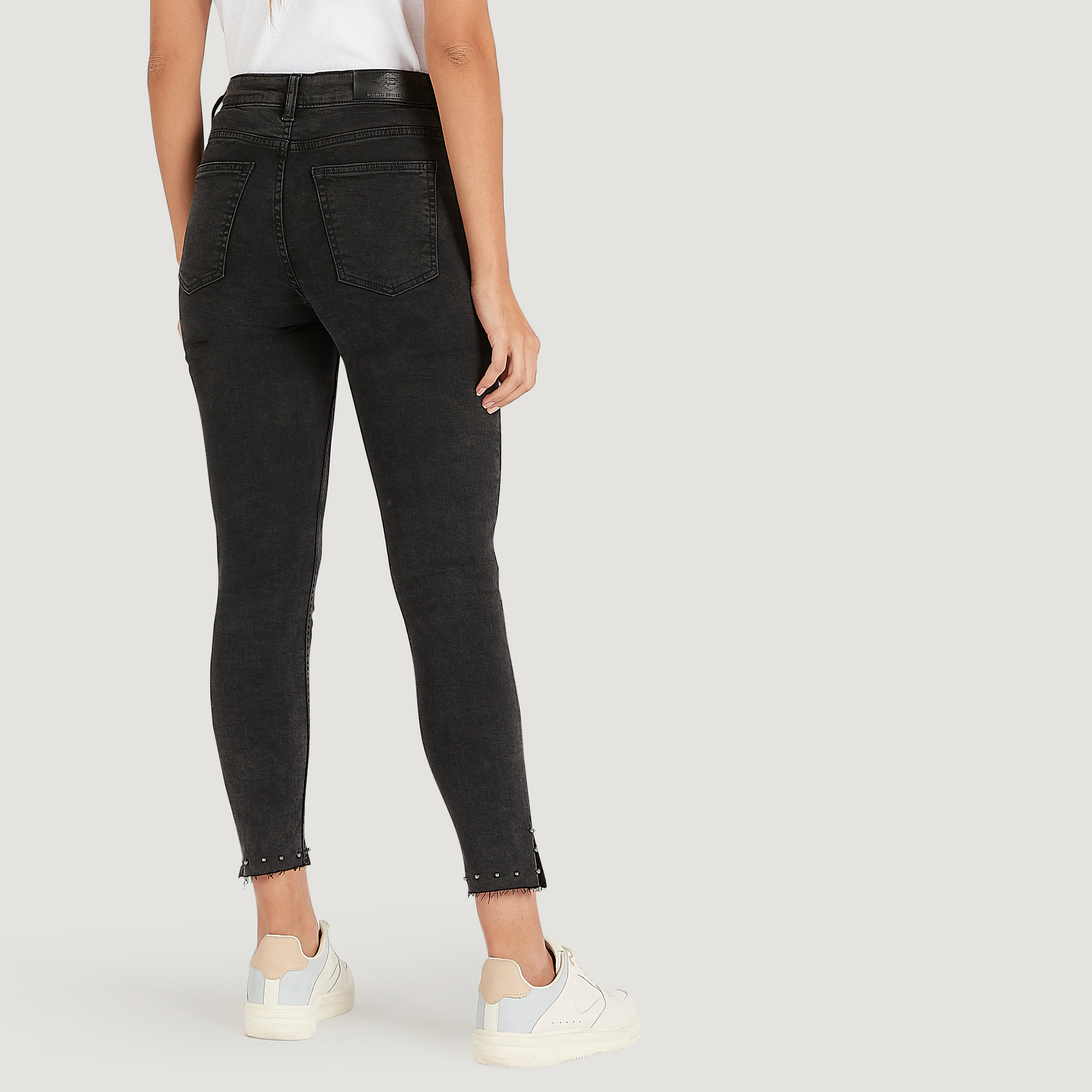 بنطلون جينز قصير سوبر سكيني بزر إغلاق من لي كوبر-women-clothing-bottoms-jeans-image-4