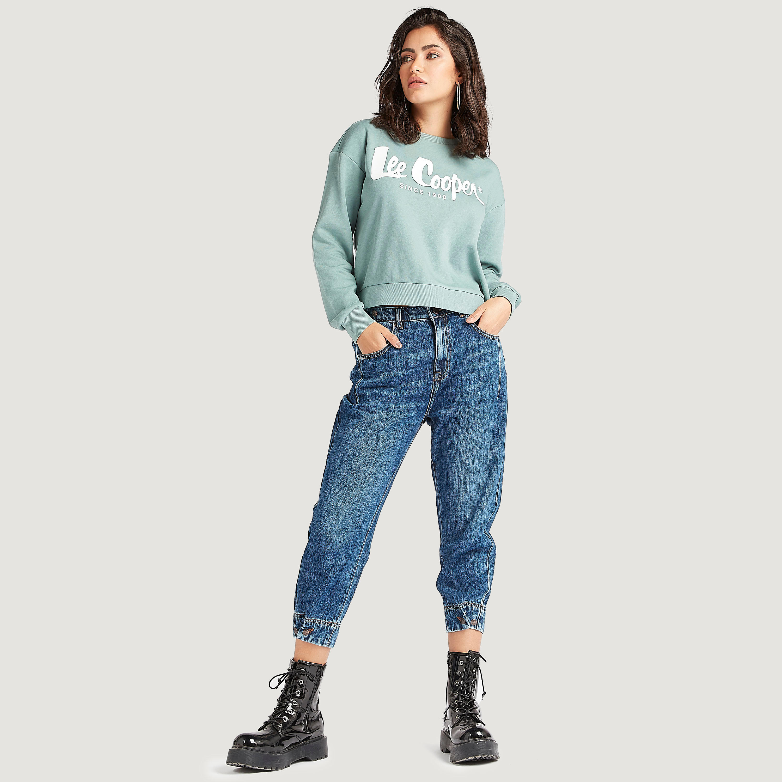 سويت شيرت بياقة ضيّقة وأكمام طويلة وطبعات من لي كوبر-women-winterwear-hoodiesandsweatshirts-sweatshirts-image-4