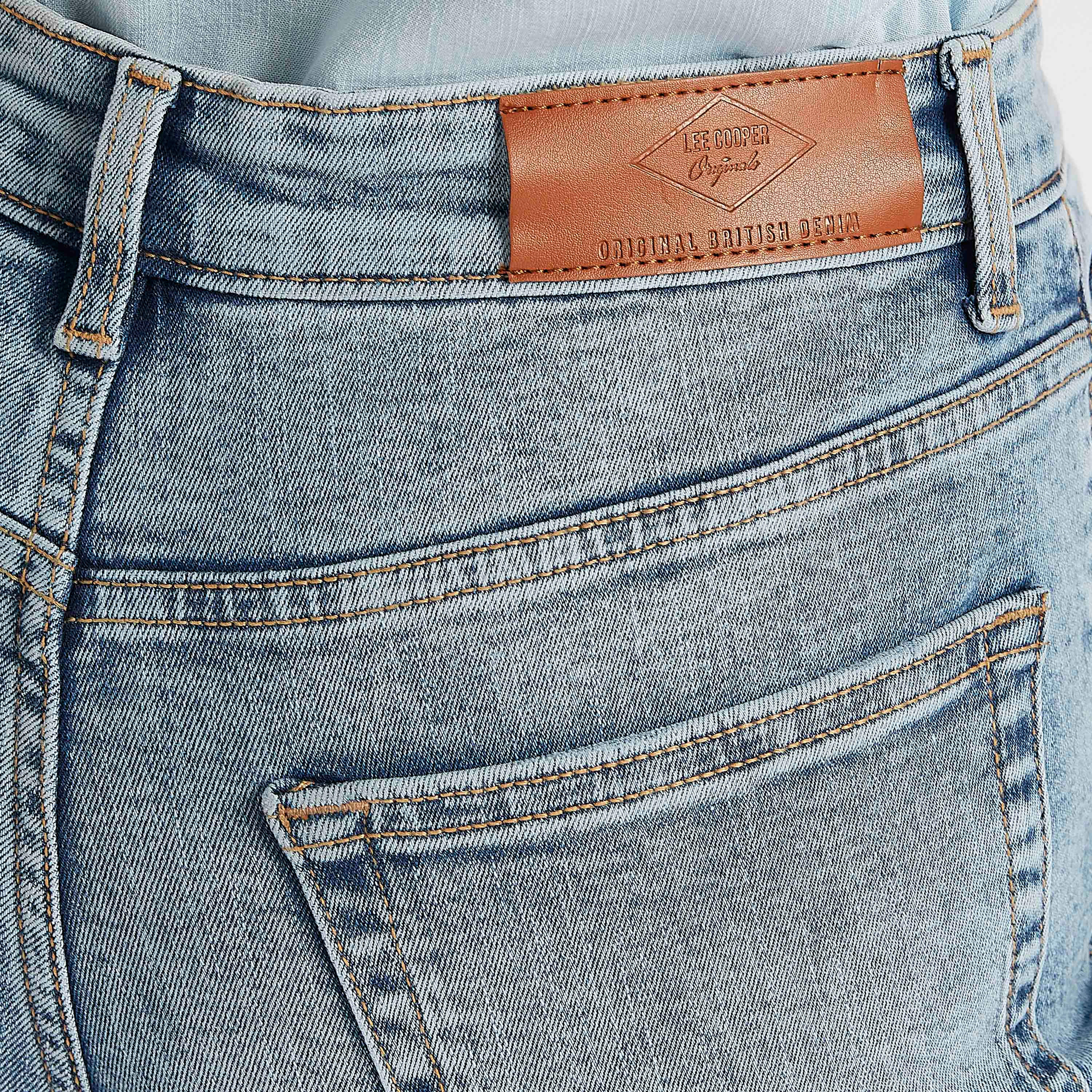 بنطلون جينز دنيم سادة بخصر متوسّط الارتفاع وجيوب من لي كوبر-women-clothing-bottoms-jeans-image-1