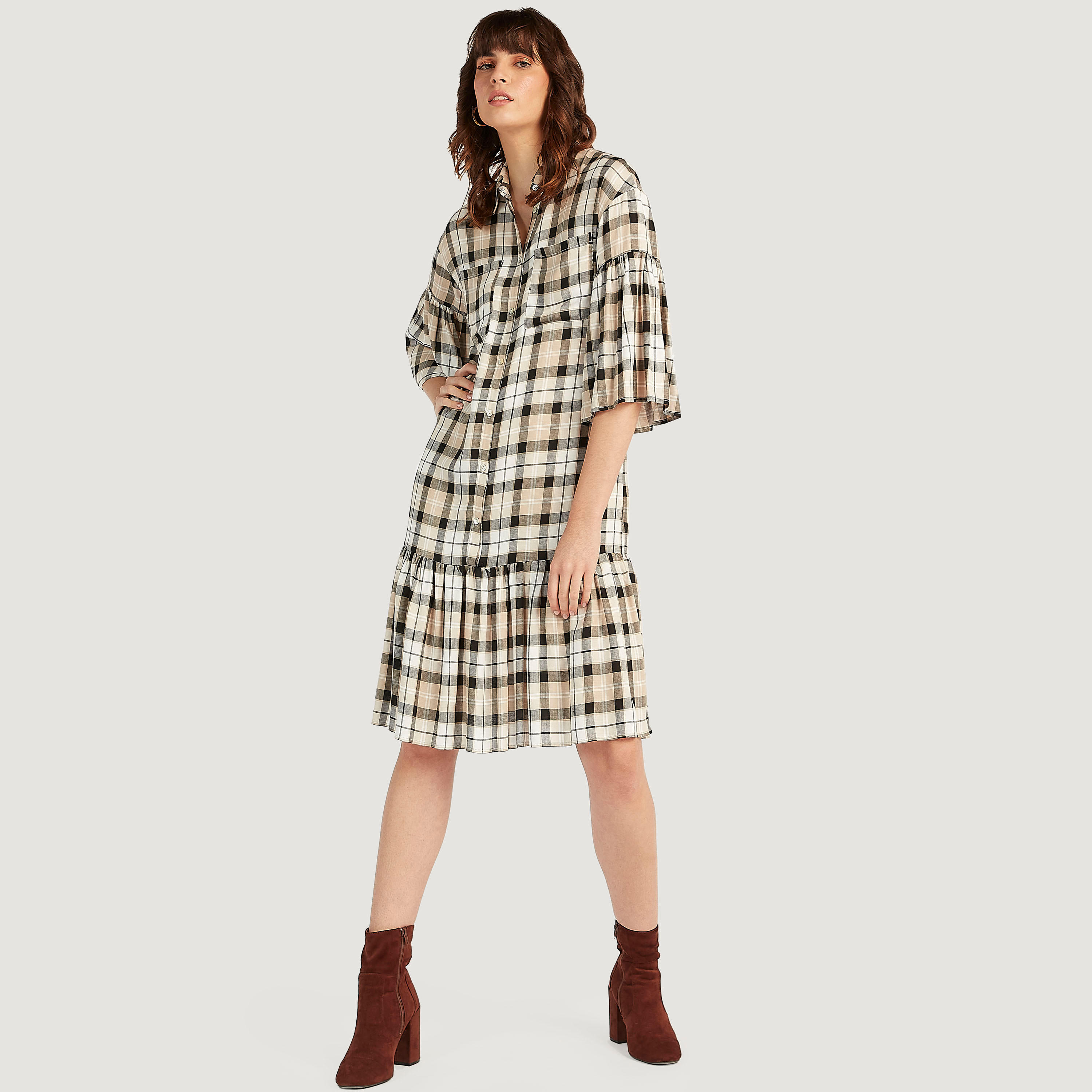 فستان قميص ميدي كاروهات بخصر منخفض من لي كوبر-women-clothing-dresses-image-2