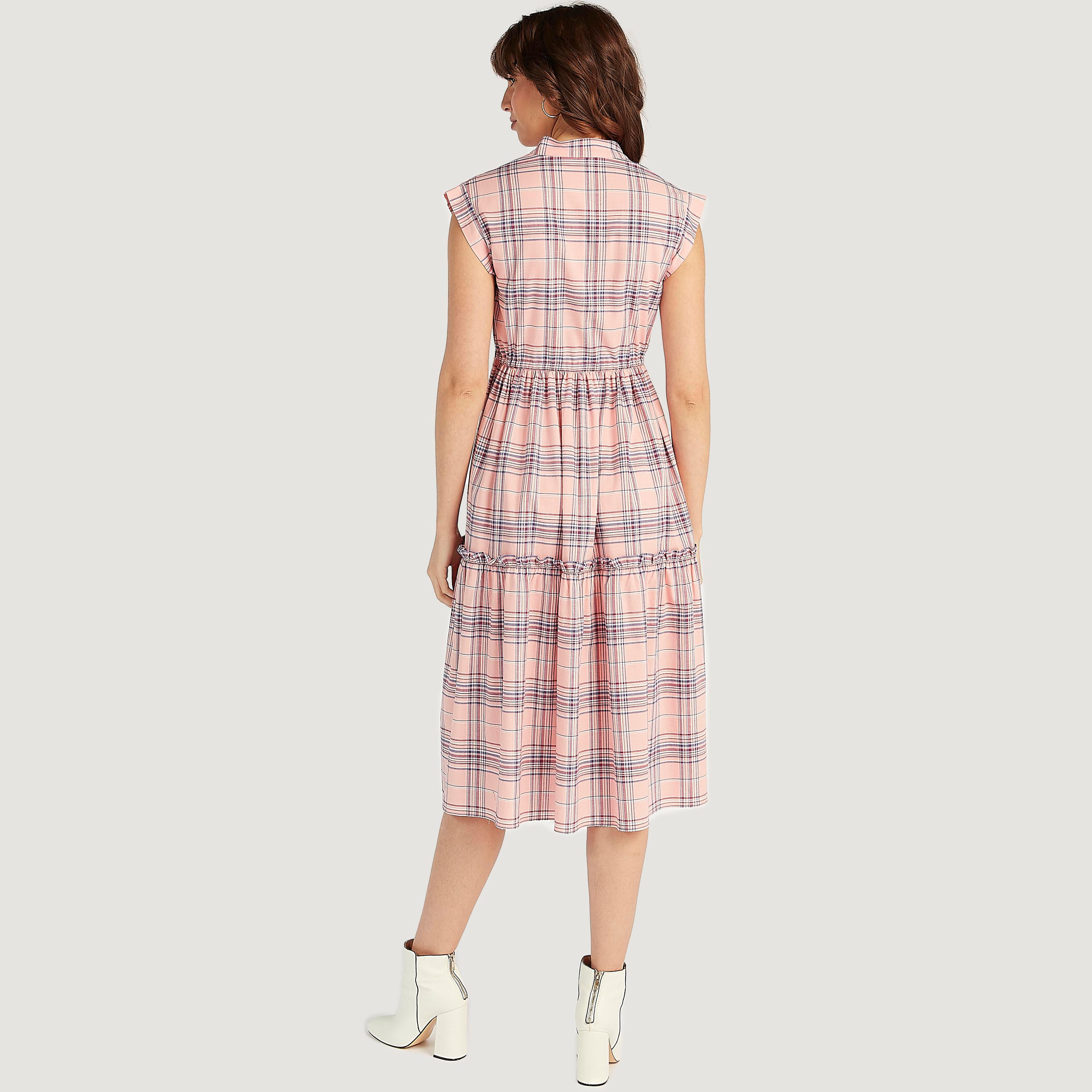 فستان كاروهات ميدي إيه لاين بأكمام كاب من لي كوبر-women-clothing-dresses-image-4