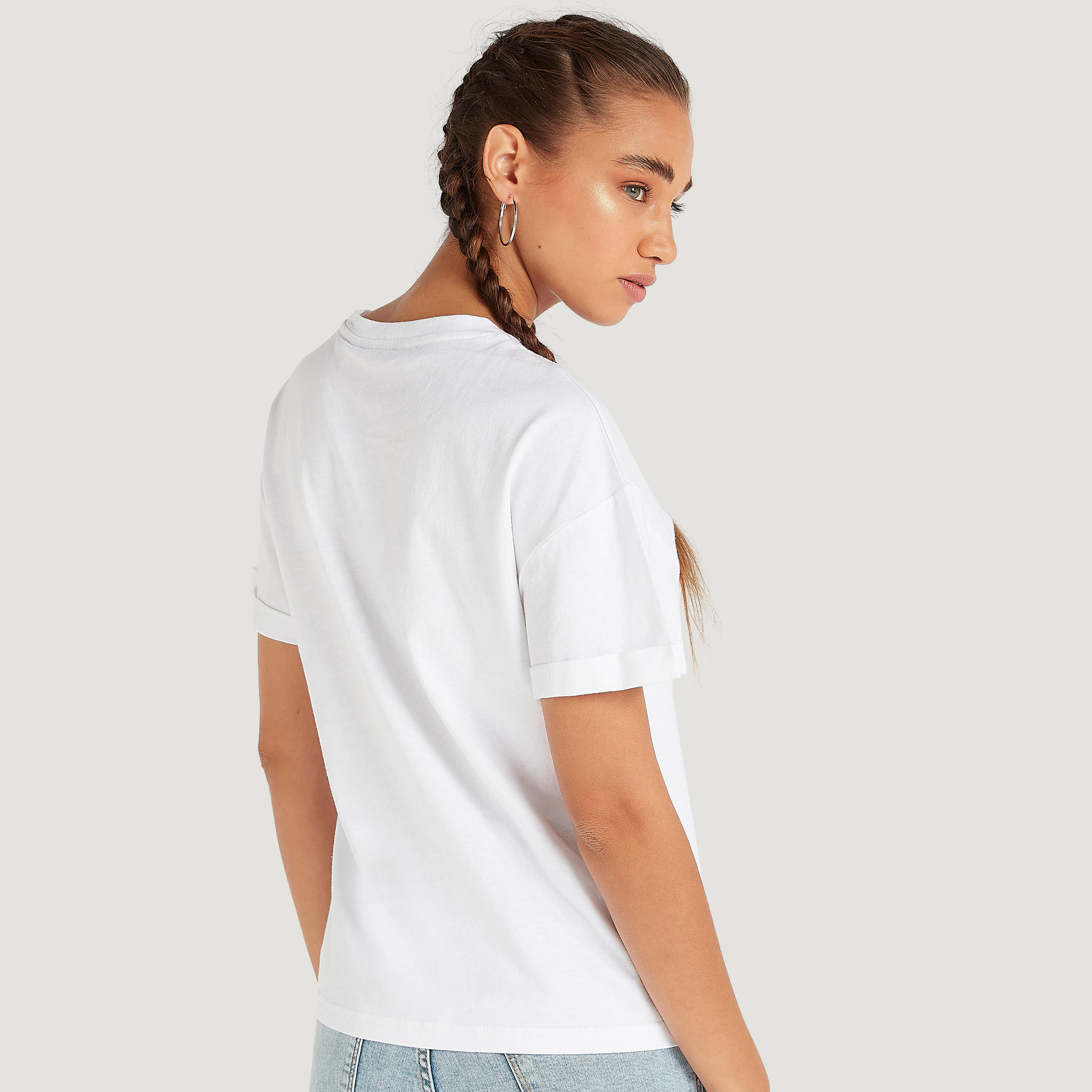 تيشيرت بياقة ضيّقة وطبعات وأكمام قصيرة من لي كوبر-women-clothing-tshirts-image-4