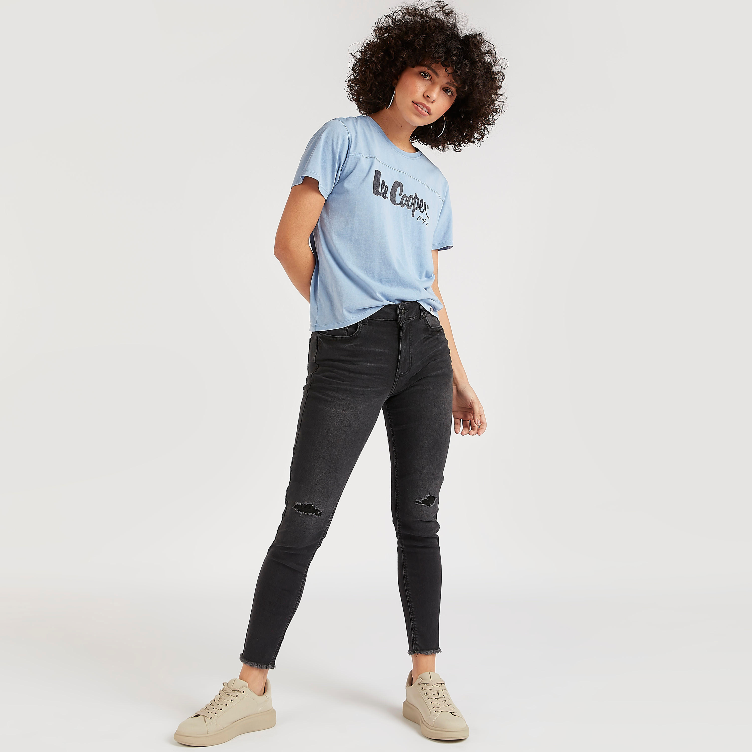 بنطلون جينز دنيم مضلّع بجيوب وخصر مرتفع من لي كوبر-women-clothing-bottoms-jeans-image-2