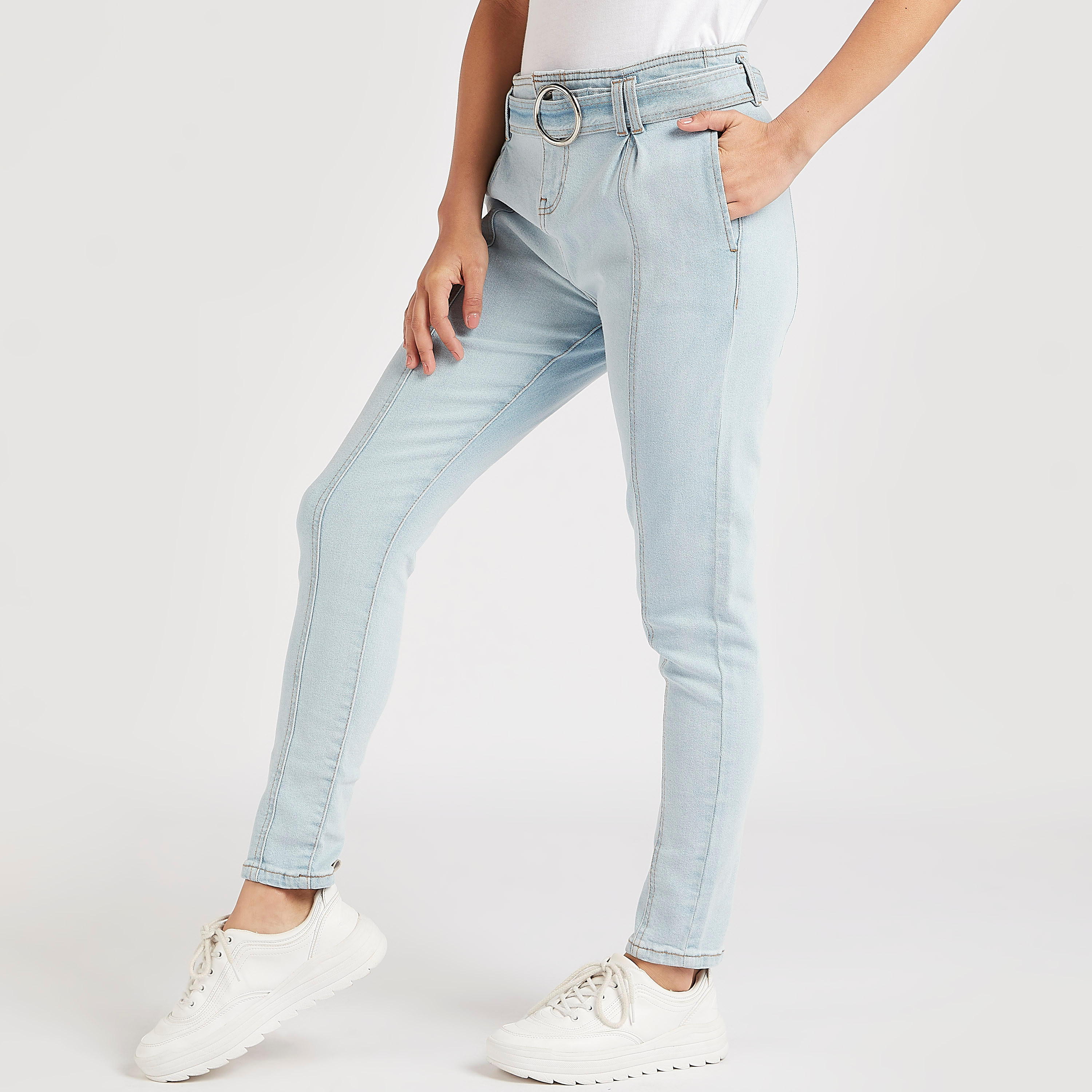 بنطلون جينز بقصّة سليم وحزام وخصر مرتفع من لي كوبر-women-clothing-bottoms-jeans-image-1