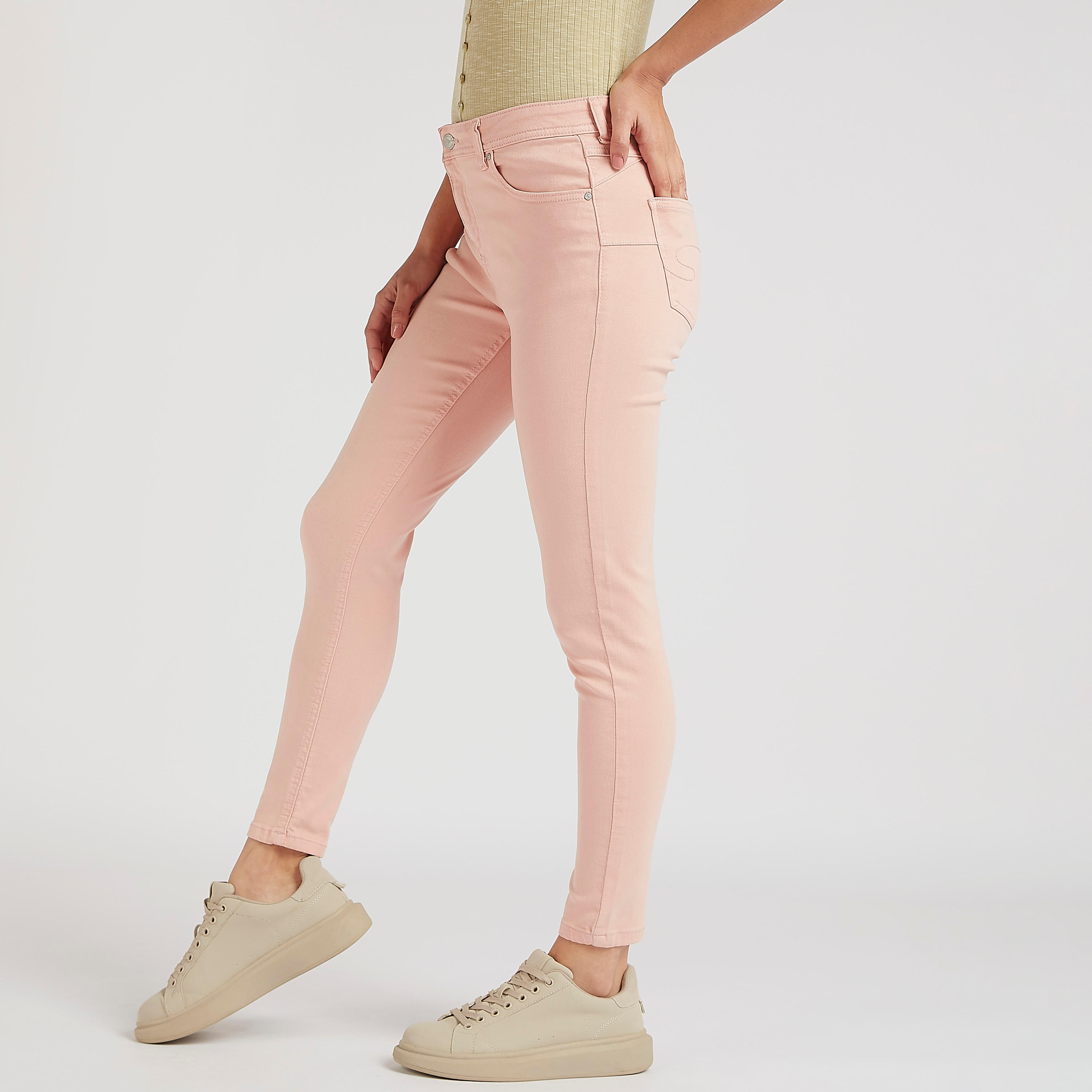 بنطلون جينز دنيم بقصّة سكيني وخصر مرتفع من لي كوبر-women-clothing-bottoms-jeans-image-1