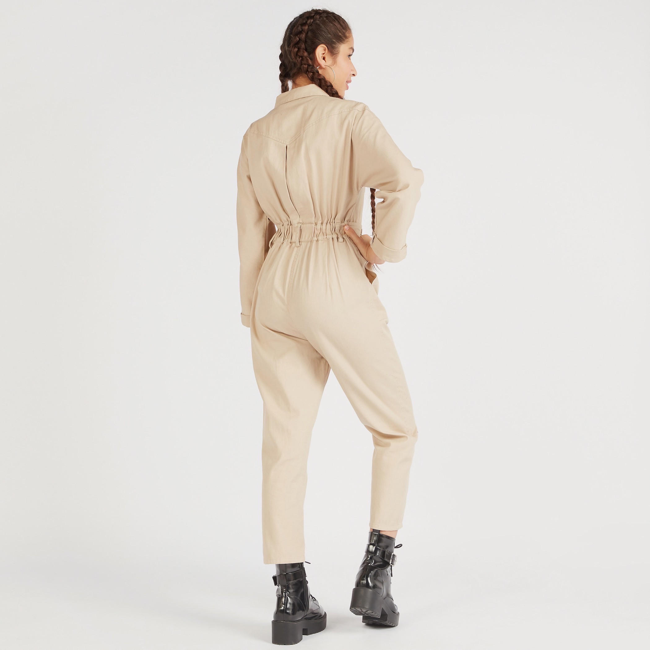 جمبسوت سادة بجيوب وأكمام طويلة من لي كوبر-women-clothing-jumpsuits-image-3
