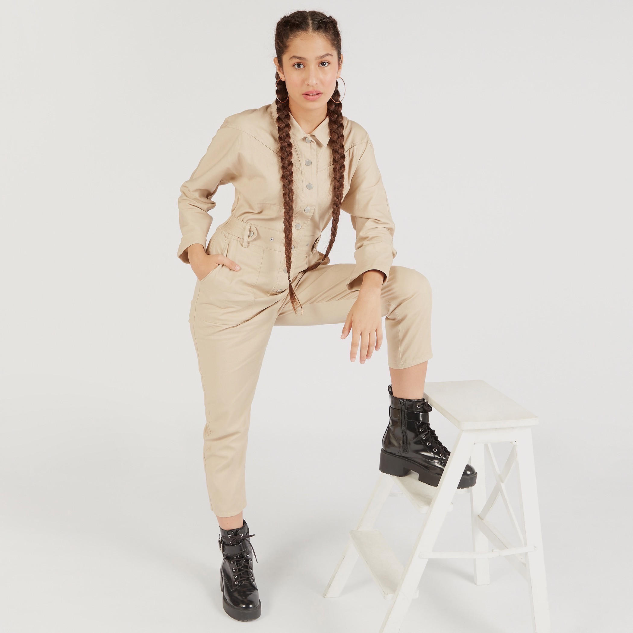 جمبسوت سادة بجيوب وأكمام طويلة من لي كوبر-women-clothing-jumpsuits-image-2