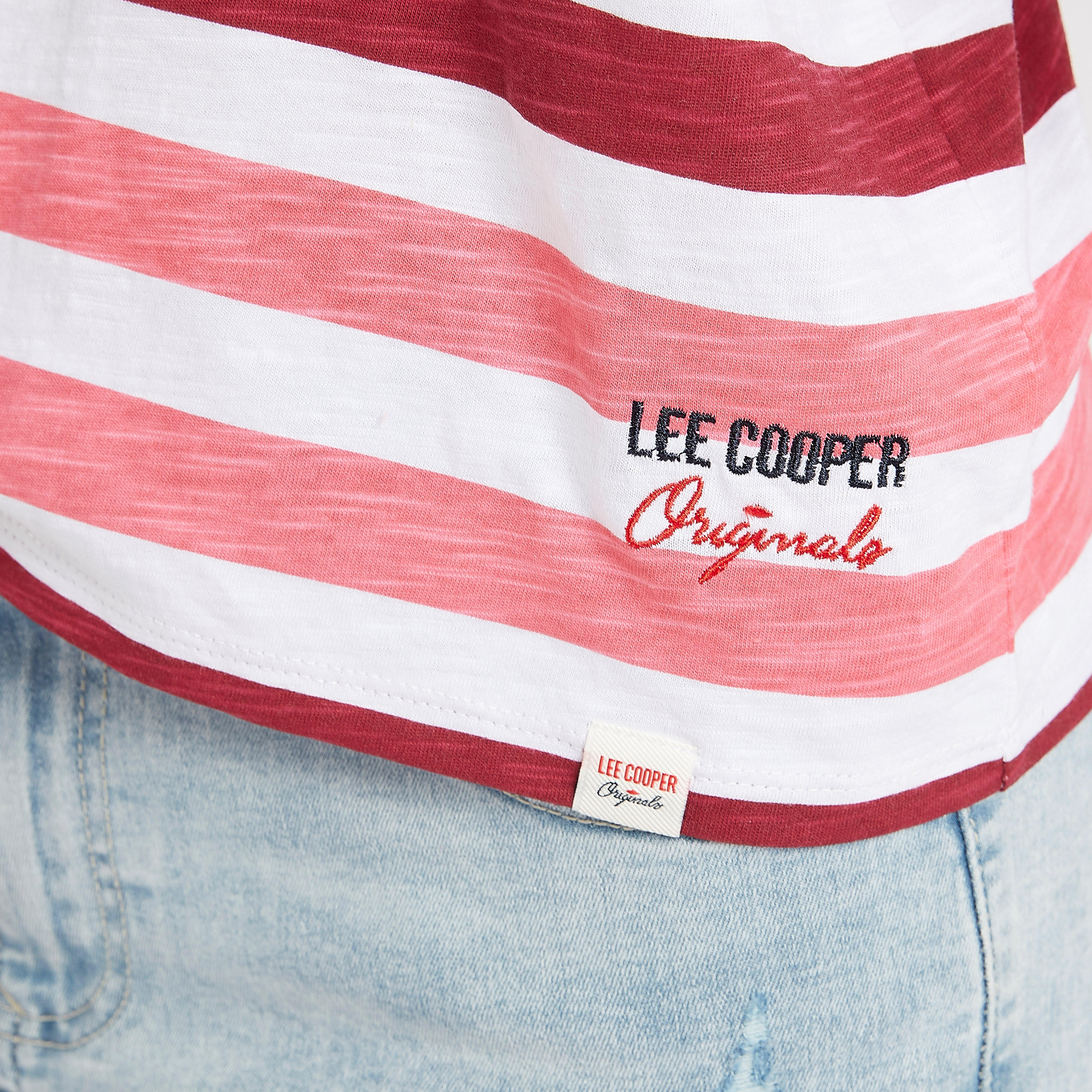 تيشيرت مقلّم بياقة ضيّقة وأكمام قصيرة من لي كوبر-women-clothing-tshirts-image-2
