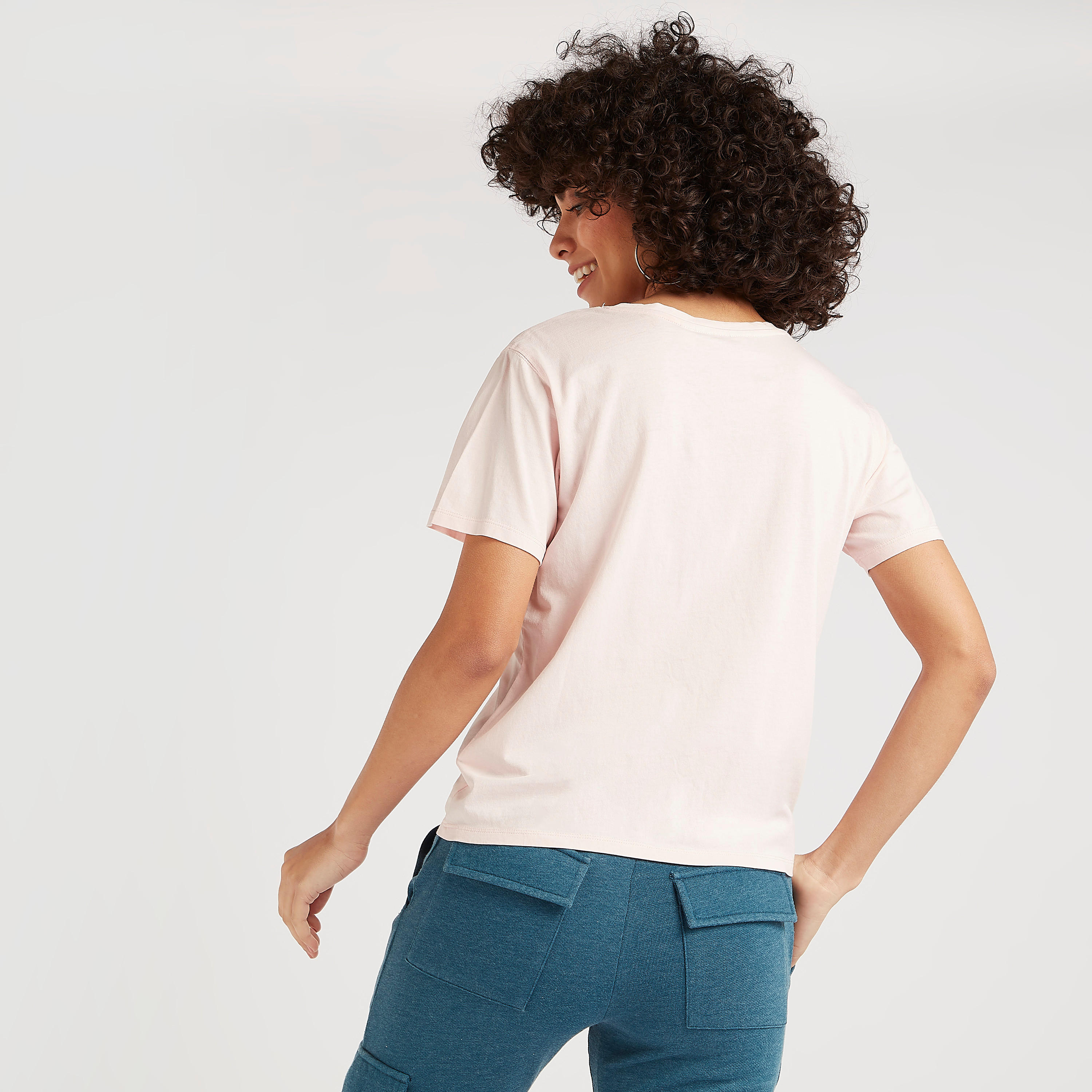 تيشيرت بياقة ضيّقة وأكمام قصيرة وطبعات-women-clothing-tshirts-image-1