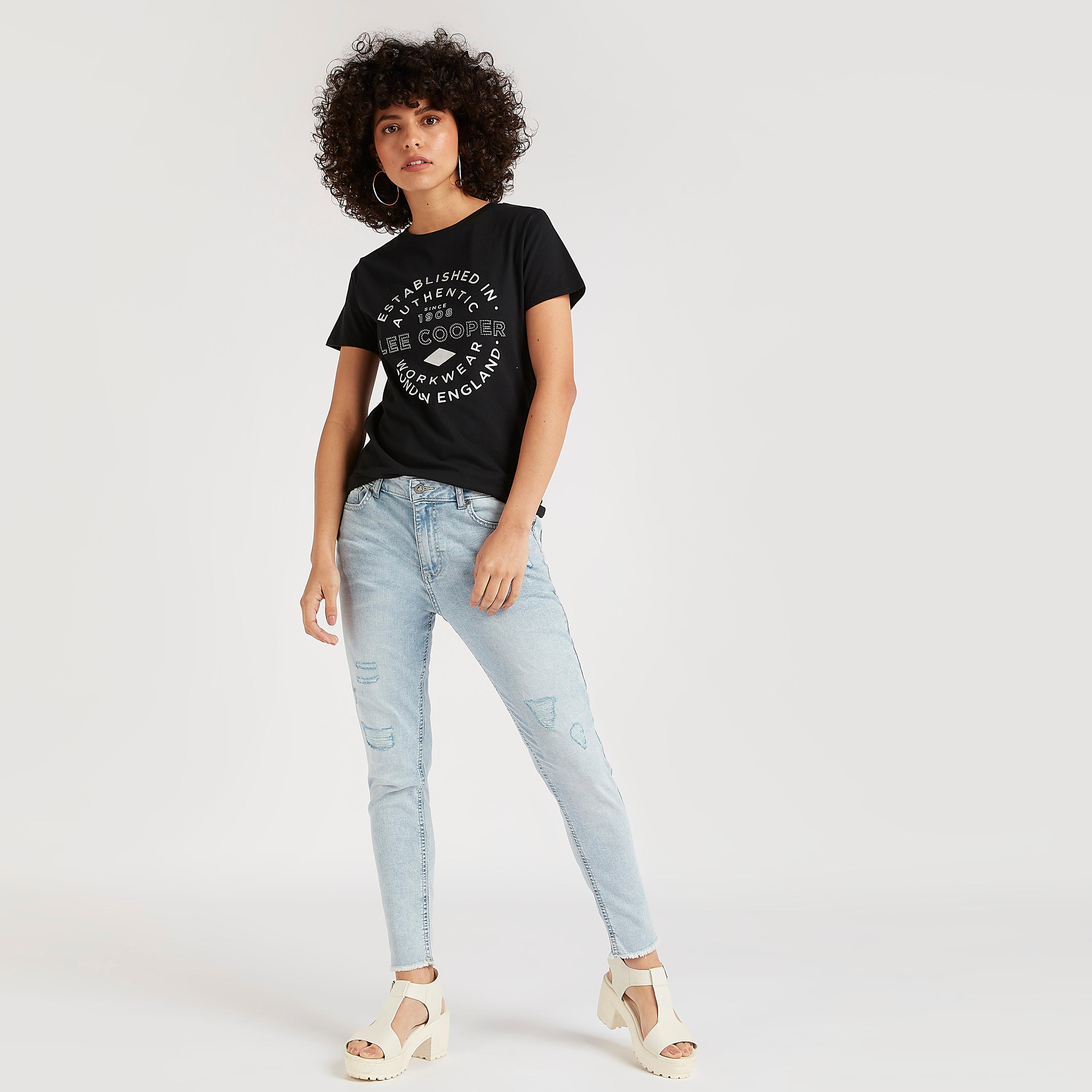 تيشيرت بياقة ضيّقة وأكمام قصيرة وطبعات من لي كوبر-women-clothing-tshirts-image-3