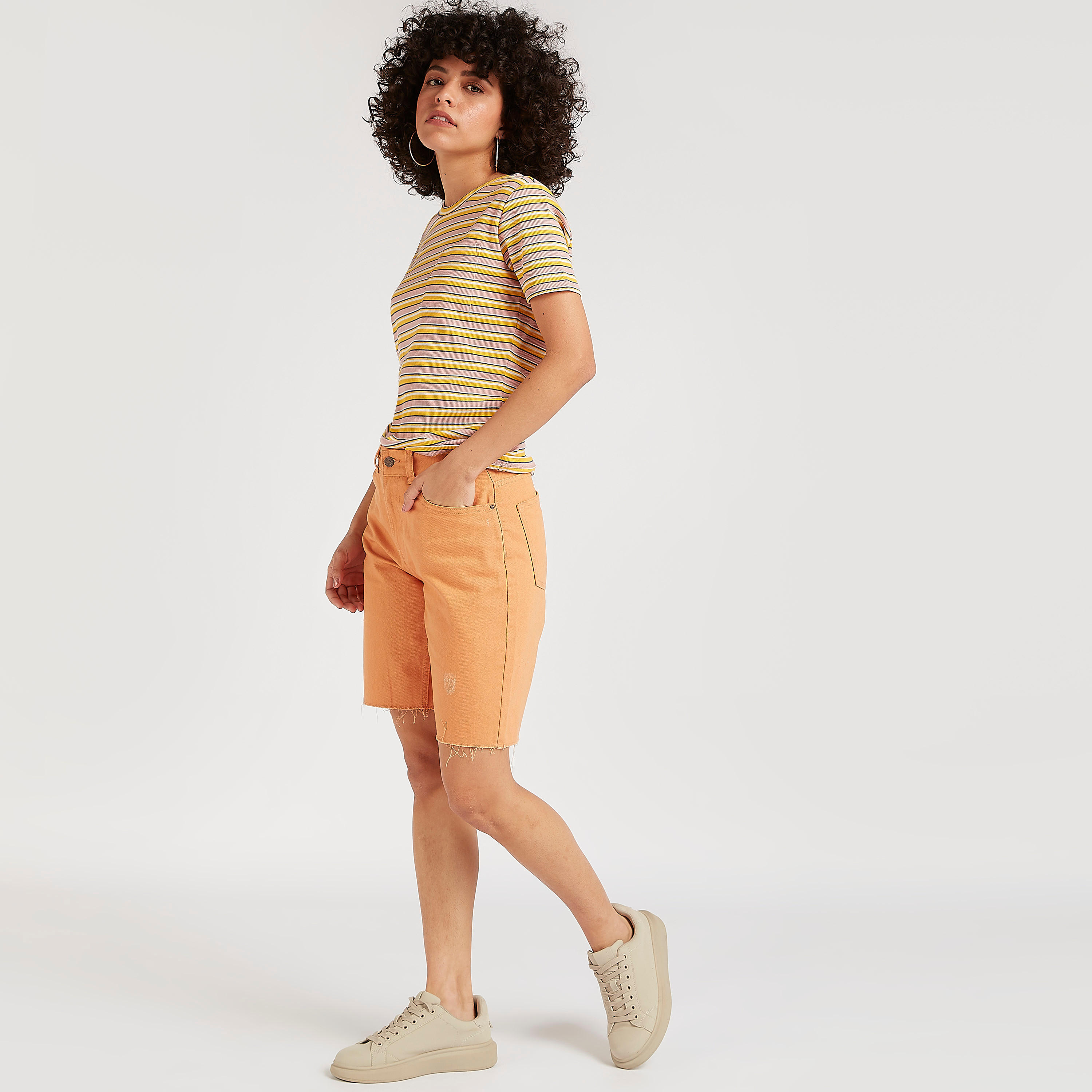 تيشيرت مخطّط بأكمام قصيرة من لي كوبر-women-clothing-tshirts-image-4