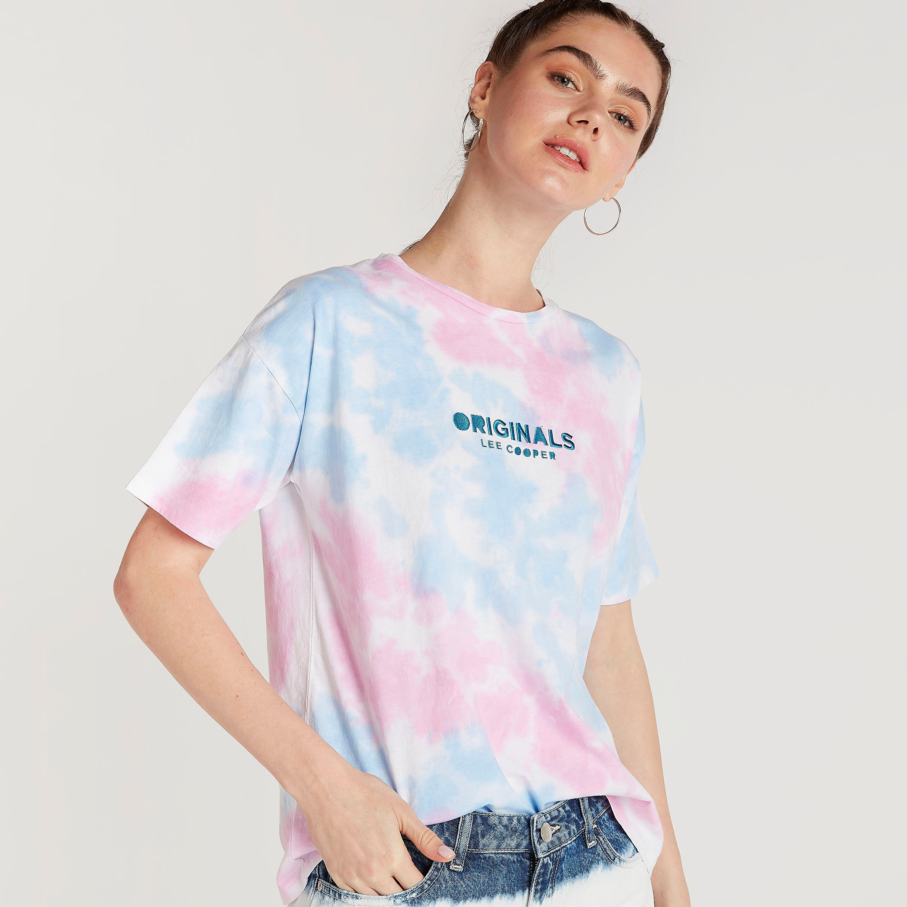 تيشيرت بأكمام قصيرة وطبعات من لي كوبر-women-clothing-tshirts-image-4