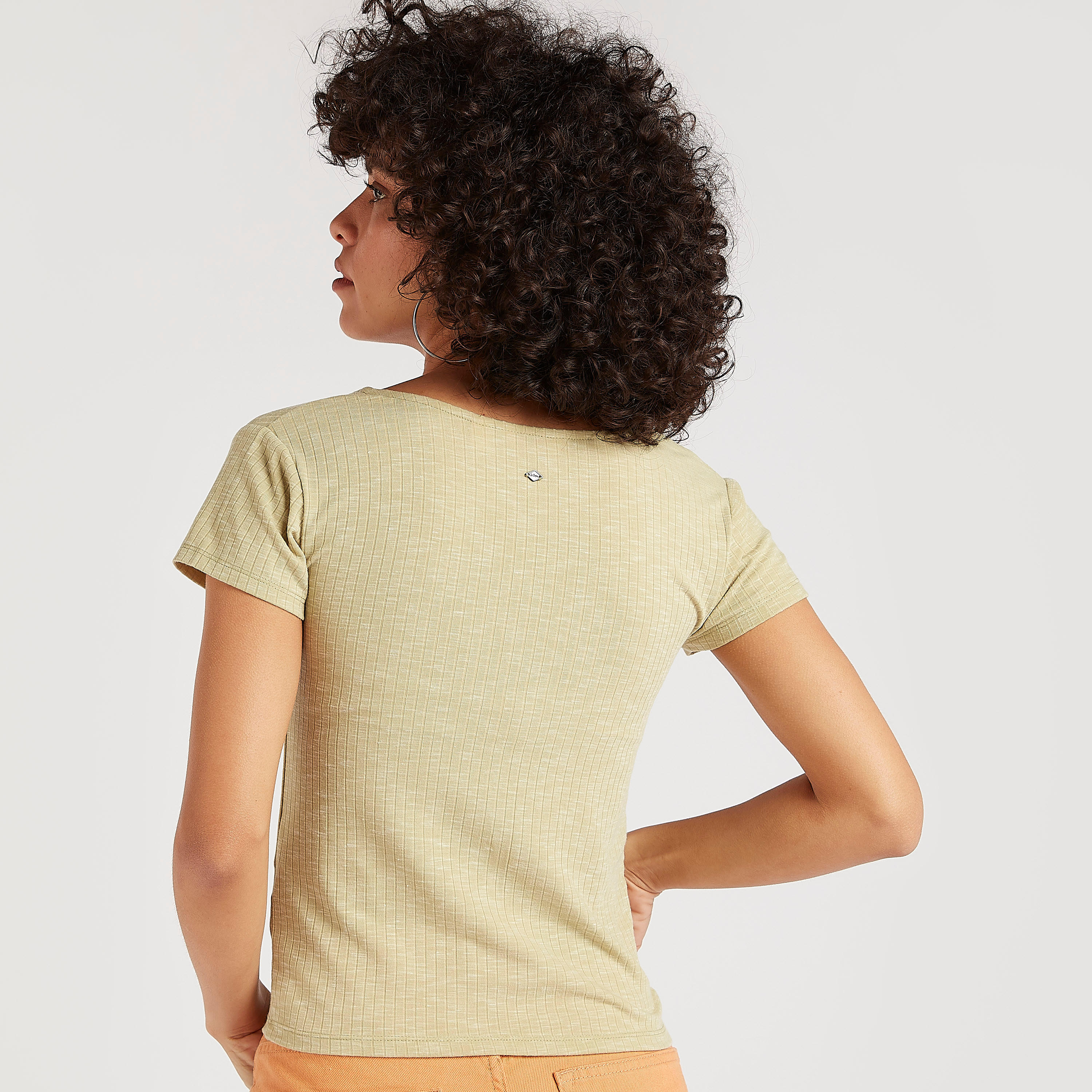 بلوزة بارزة الملمس بتفاصيل زر من لي كوبر-women-clothing-shirtsandblouses-blouses-image-2