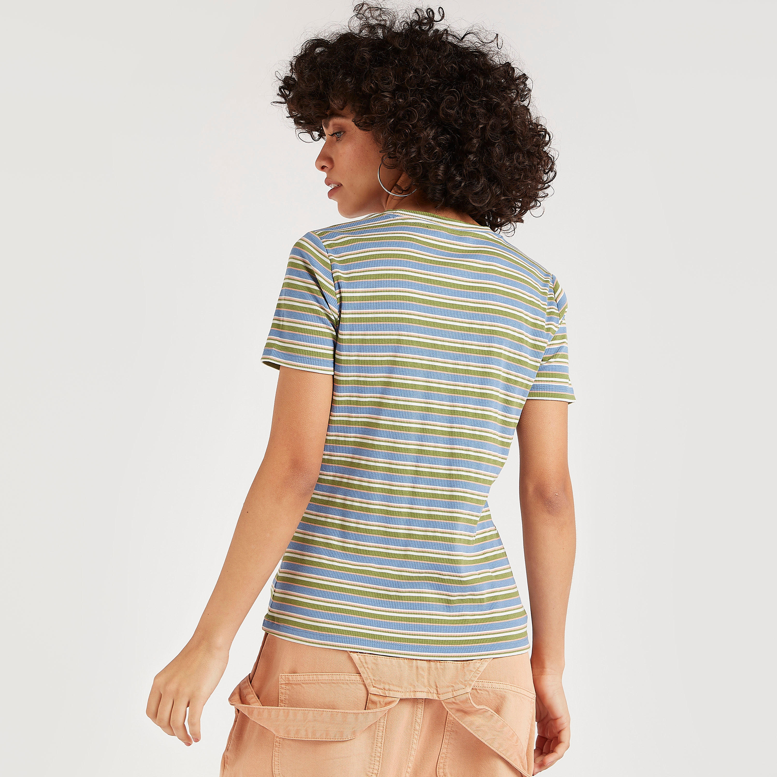 تيشيرت مخطّط بأكمام قصيرة من لي كوبر-women-clothing-tshirts-image-4