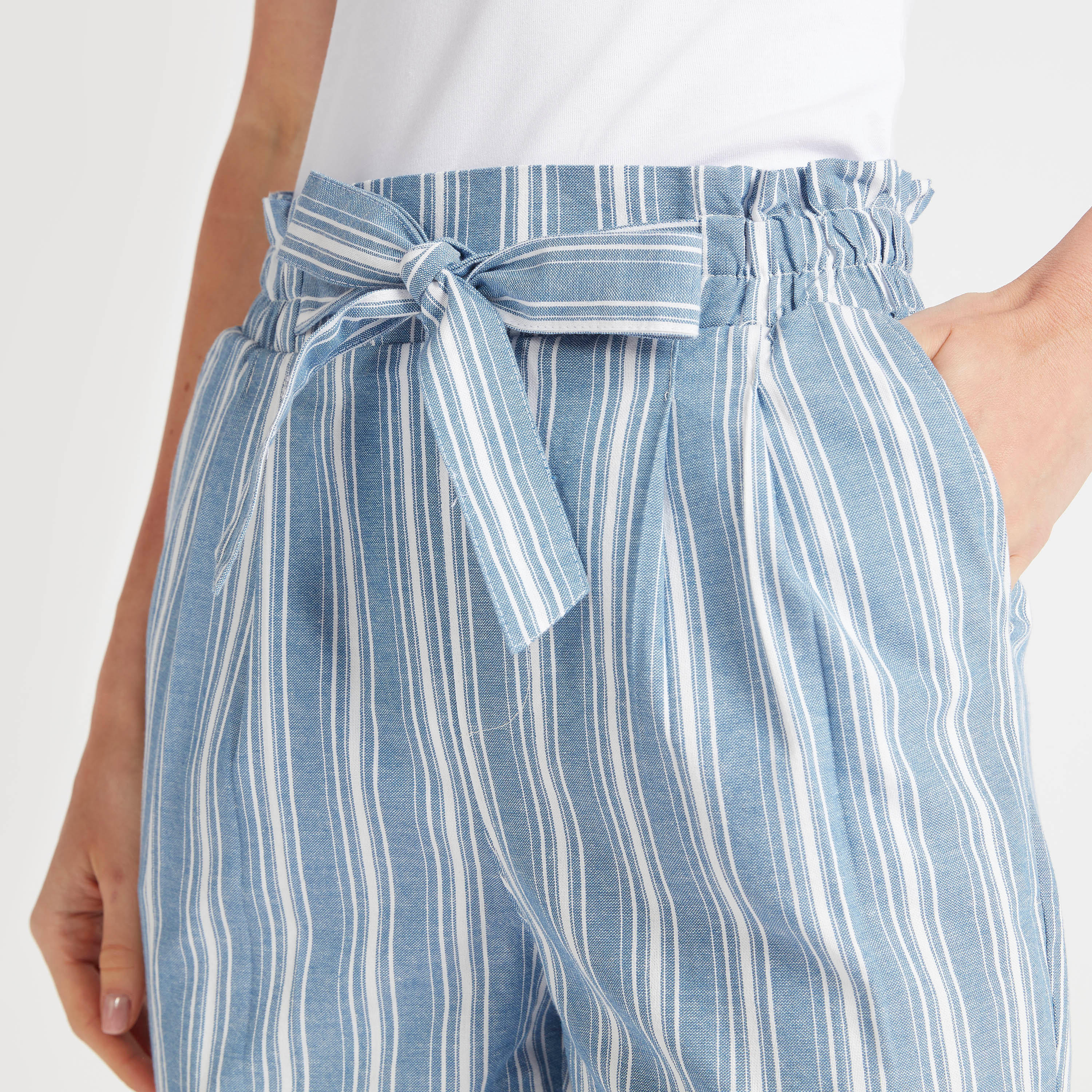 بنطلون مقلّم بخصر بيبرباج متوسّط الارتفاع من لي كوبر-women-clothing-bottoms-trousers-image-3