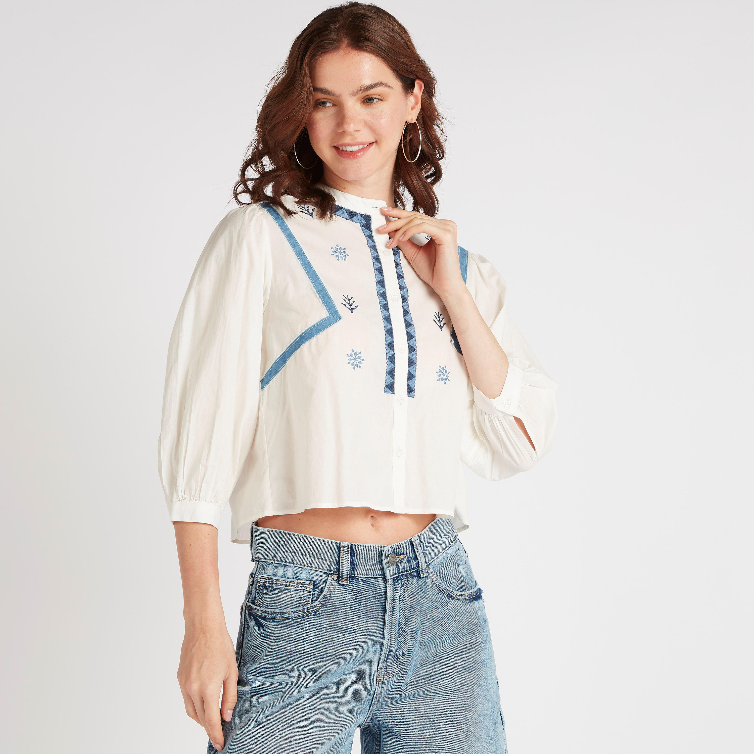 بلوزة مطرّزة بياقة ماندارين من لي كوبر-women-clothing-shirtsandblouses-blouses-image-1