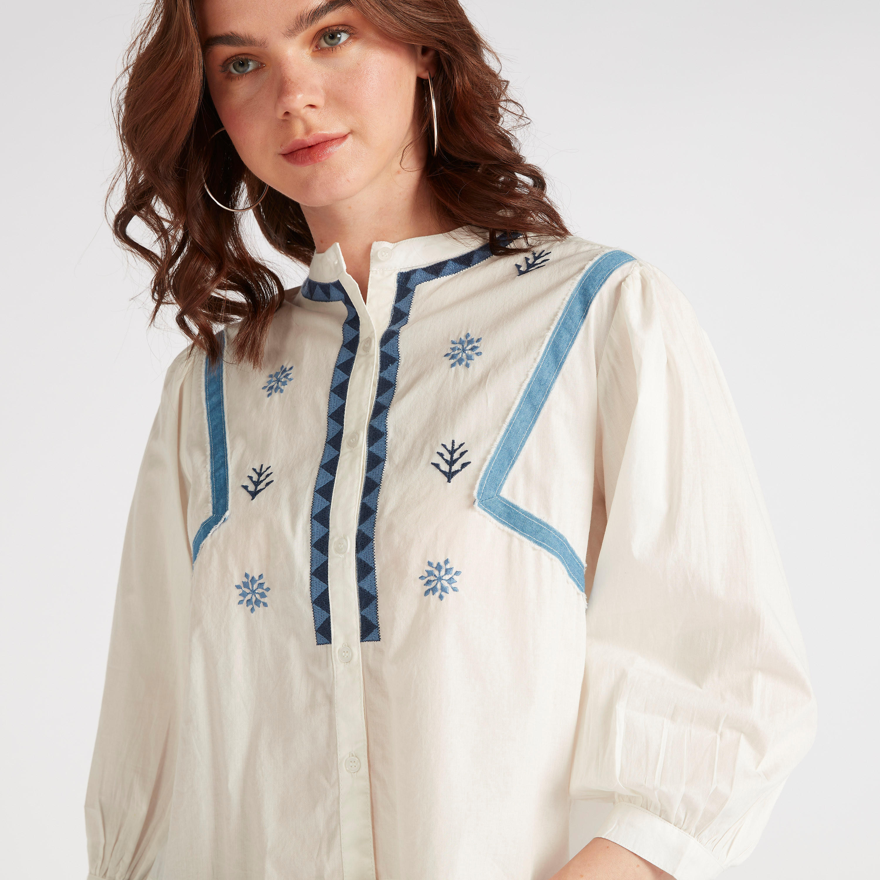 بلوزة مطرّزة بياقة ماندارين من لي كوبر-women-clothing-shirtsandblouses-blouses-image-3