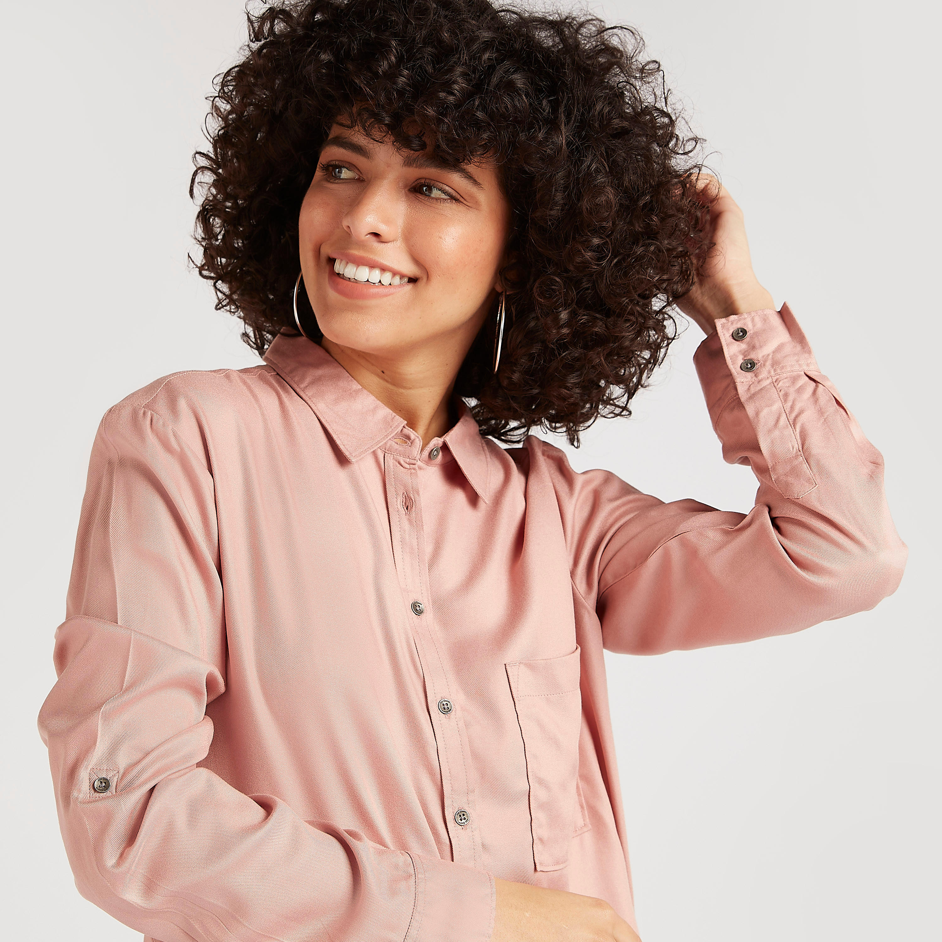 قميص سادة بأكمام طويلة وجيب من لي كوبر-women-clothing-shirtsandblouses-shirts-image-5