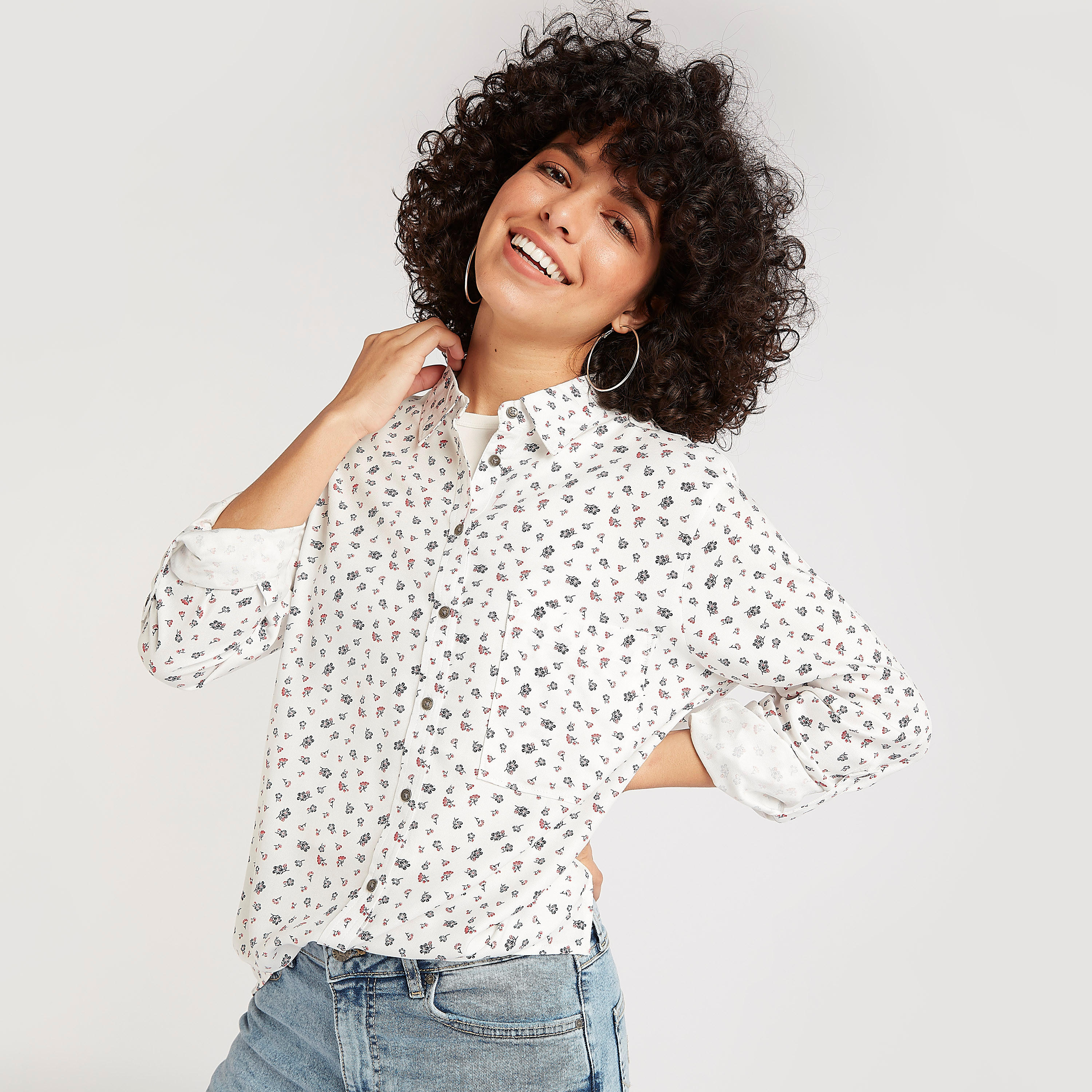 قميص بطبعات أزهار وجيب على الصدر من لي كوبر-women-clothing-shirtsandblouses-shirts-image-1