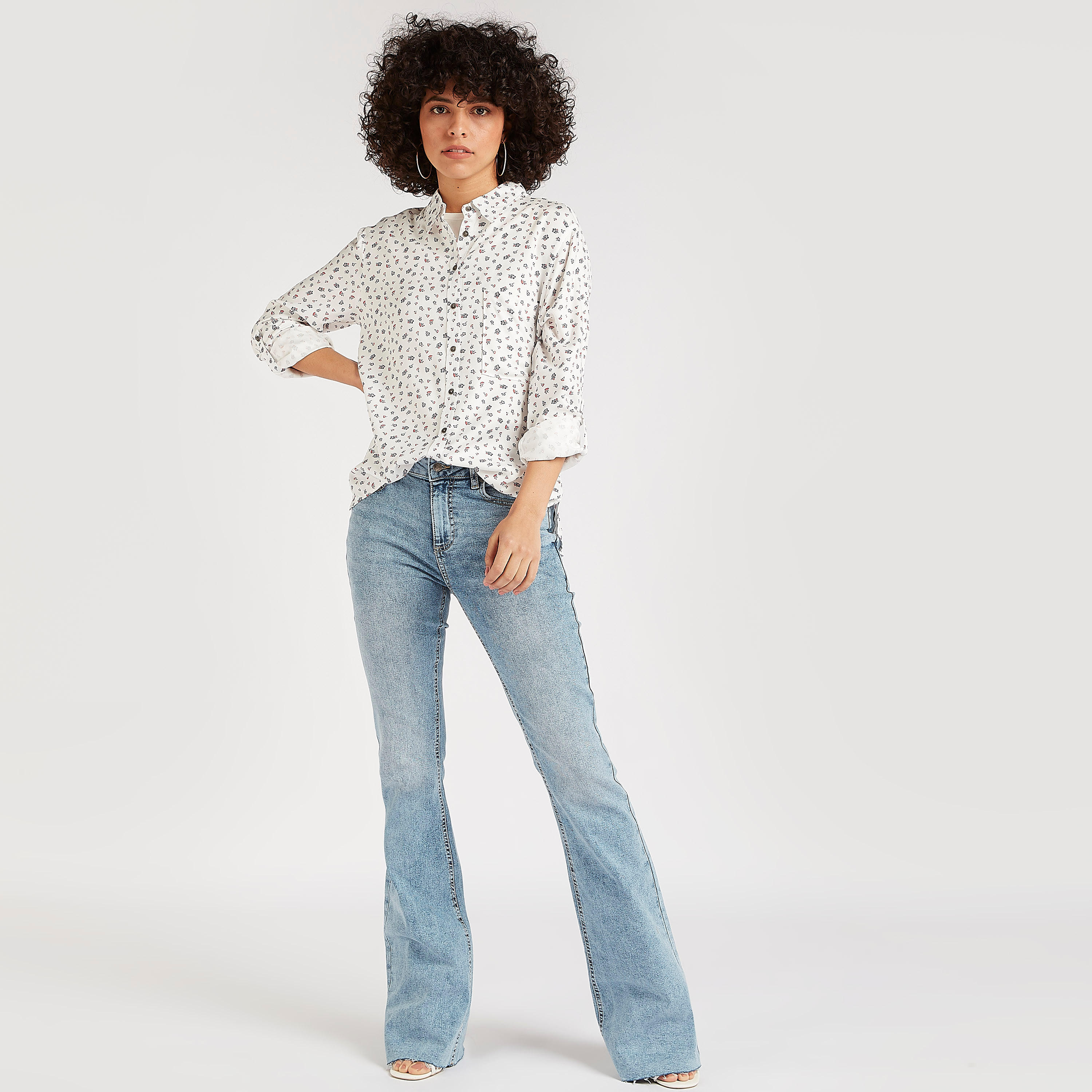 قميص بطبعات أزهار وجيب على الصدر من لي كوبر-women-clothing-shirtsandblouses-shirts-image-2