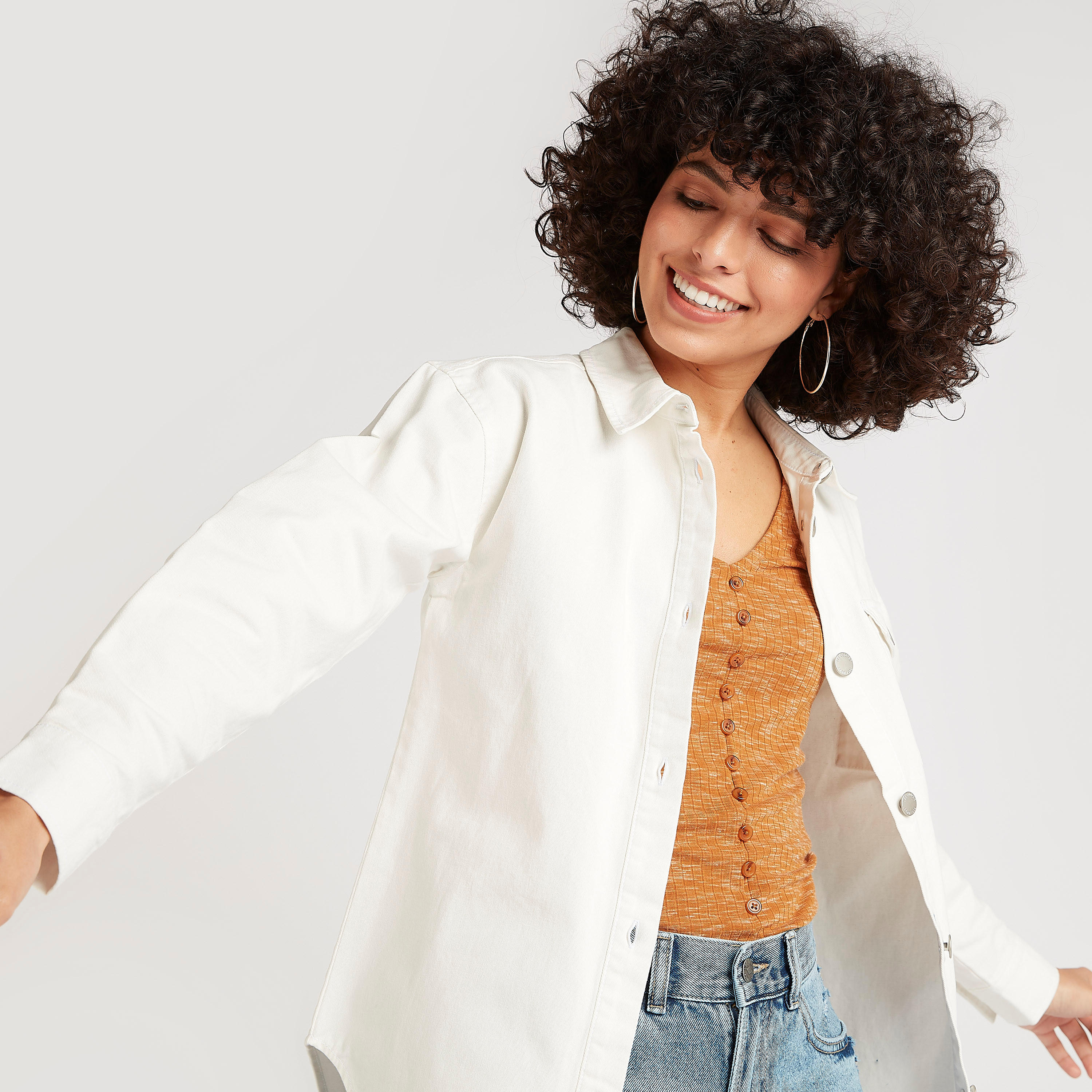 قميص دنيم سادة بأكمام طويلة من لي كوبر-women-clothing-shirtsandblouses-shirts-image-5