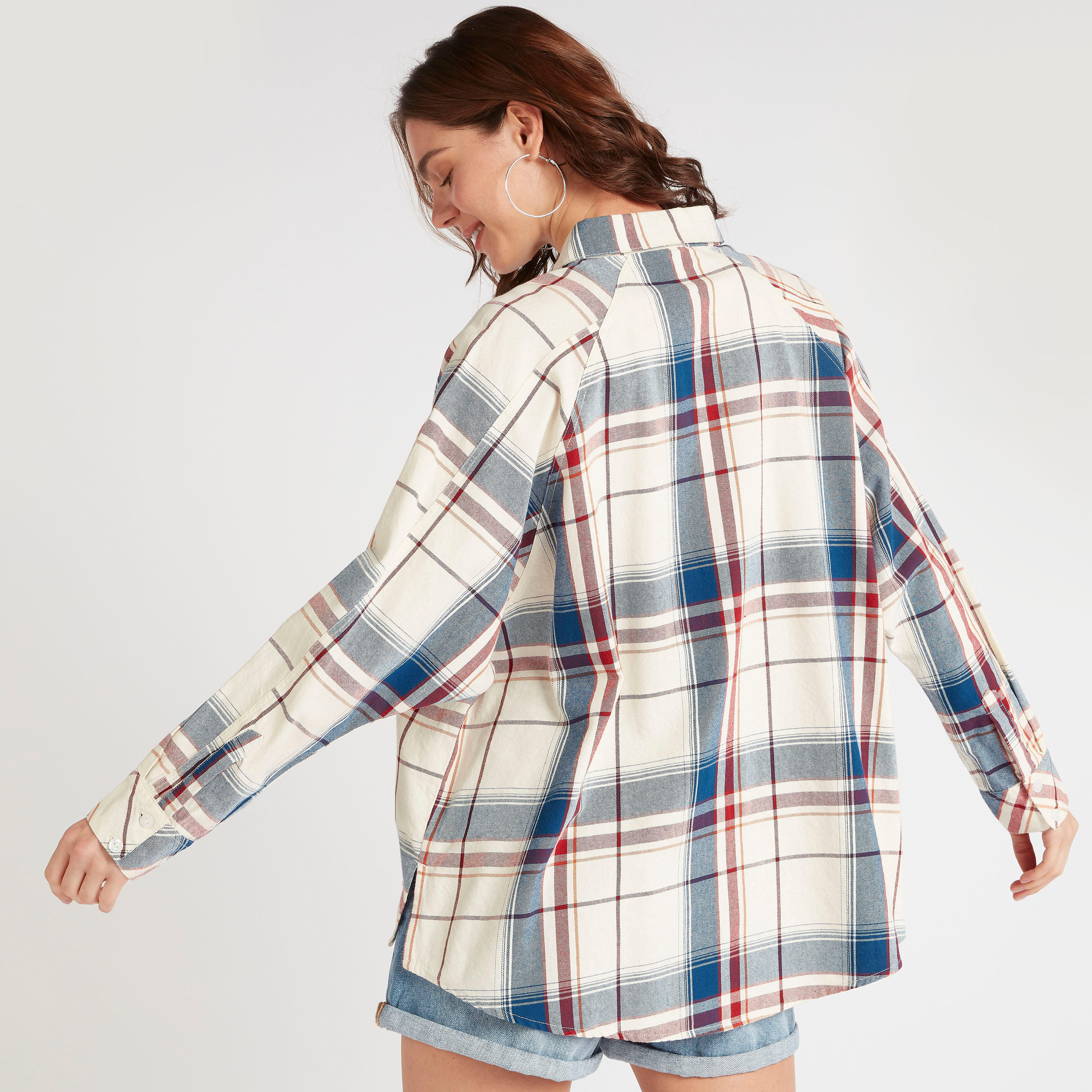 قميص مصرفيين كاروهات بأكمام طويلة من لي كوبر-women-clothing-shirtsandblouses-shirts-image-1