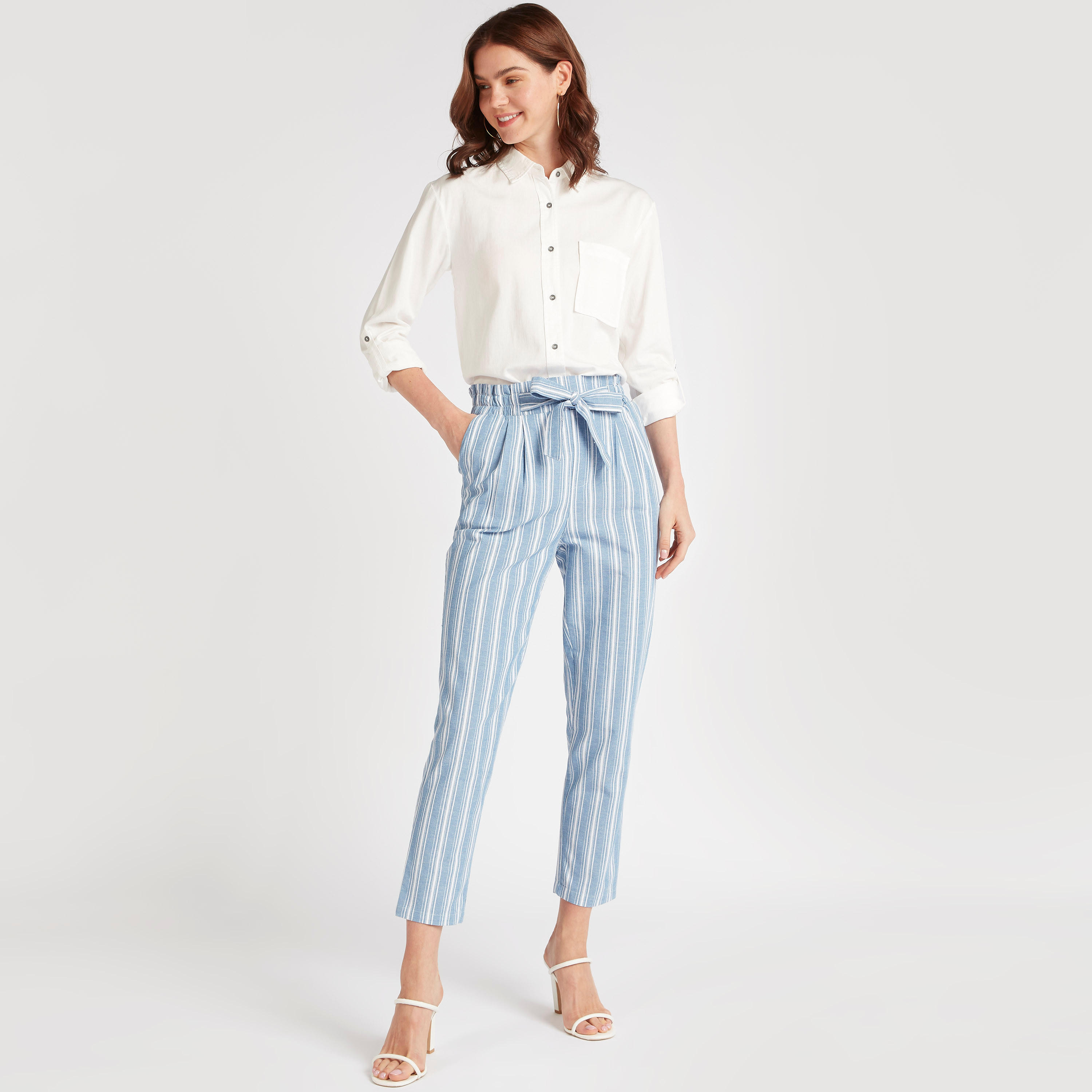 قميص دنيم سادة بأكمام طويلة وجيوب من لي كوبر-women-clothing-shirtsandblouses-shirts-image-3