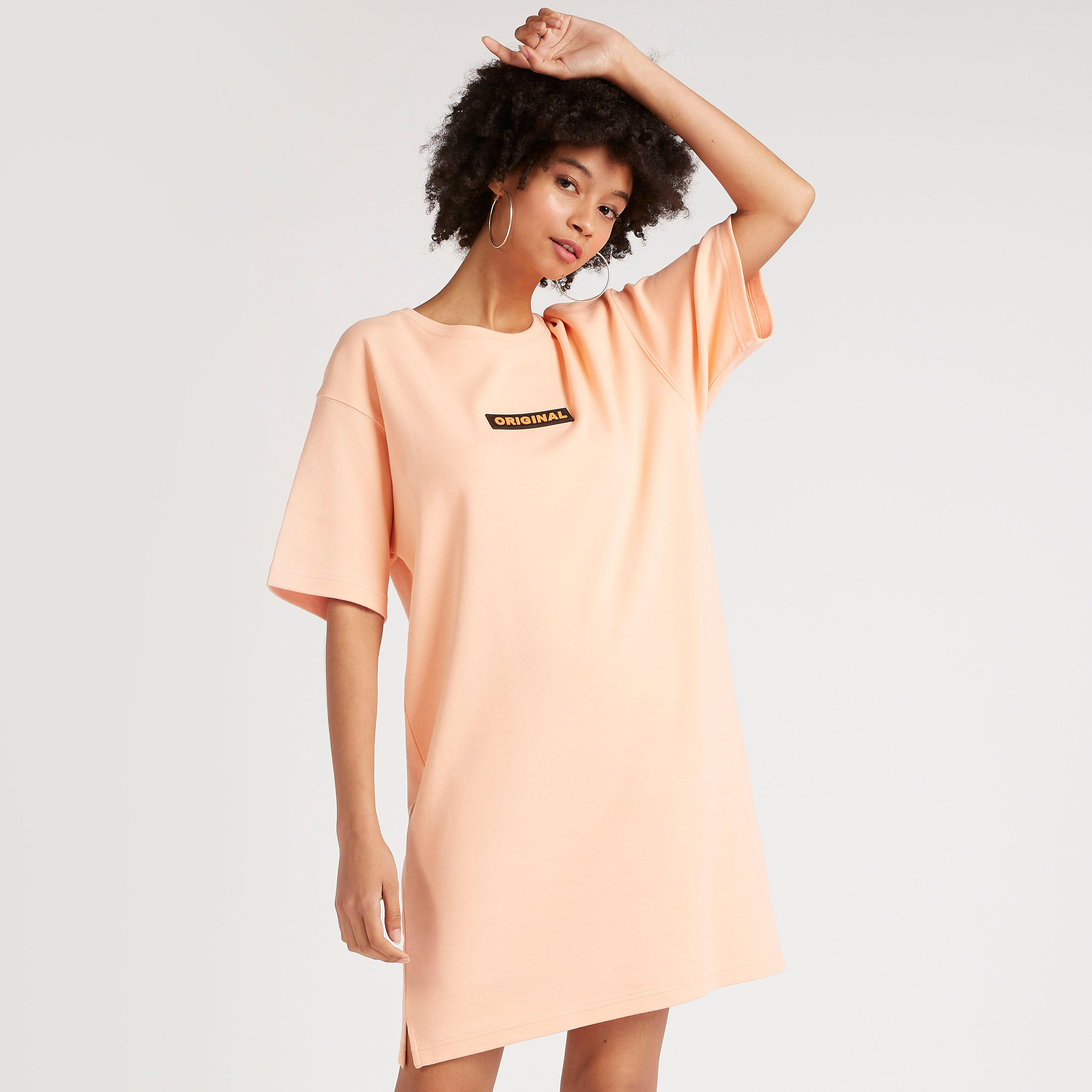 فستان تيشيرت واسع بياقة ضيّقة من لي كوبر-women-clothing-dresses-image-1