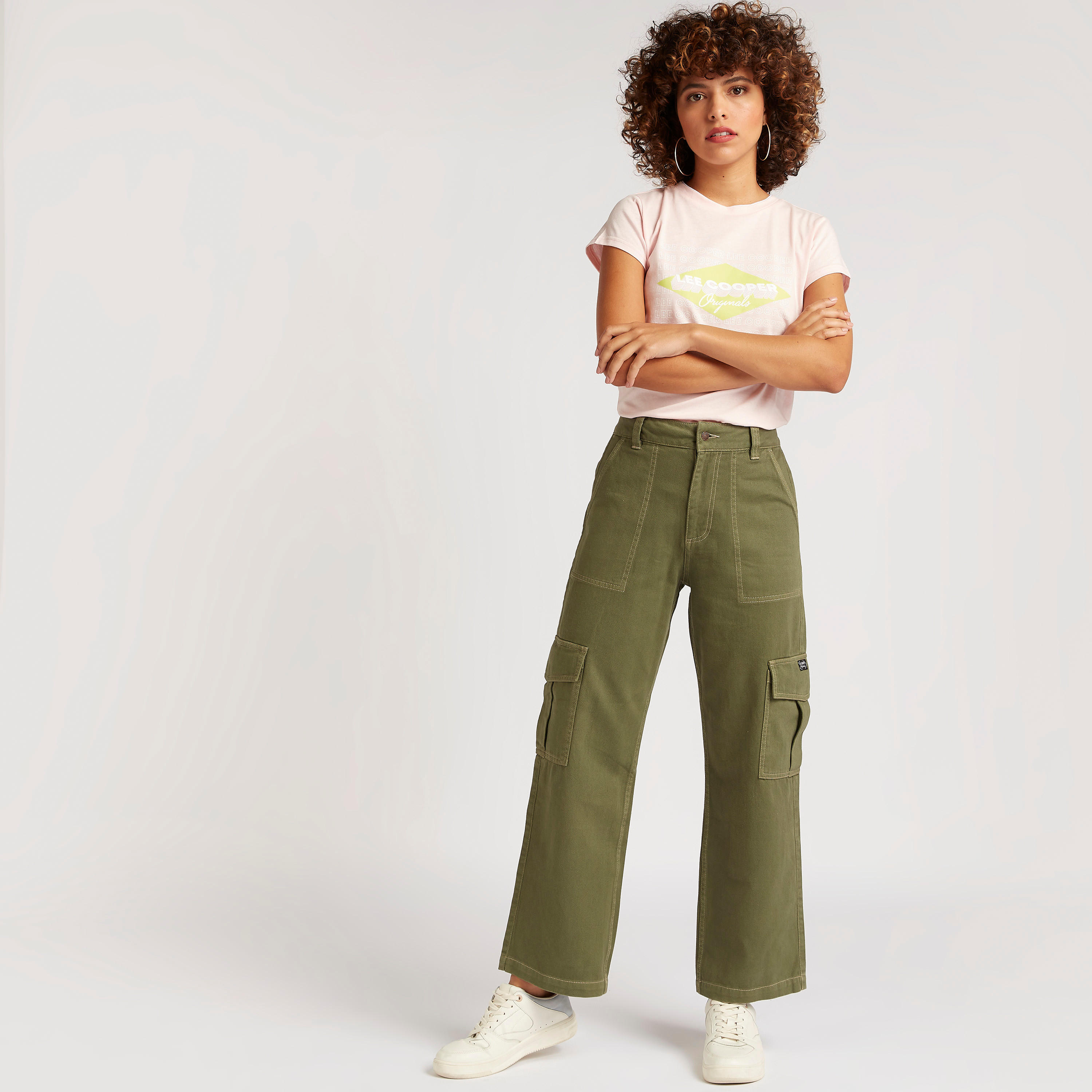 بنطلون دينيم سادة متوسط الارتفاع من لي كوبر-women-clothing-bottoms-trousers-image-3