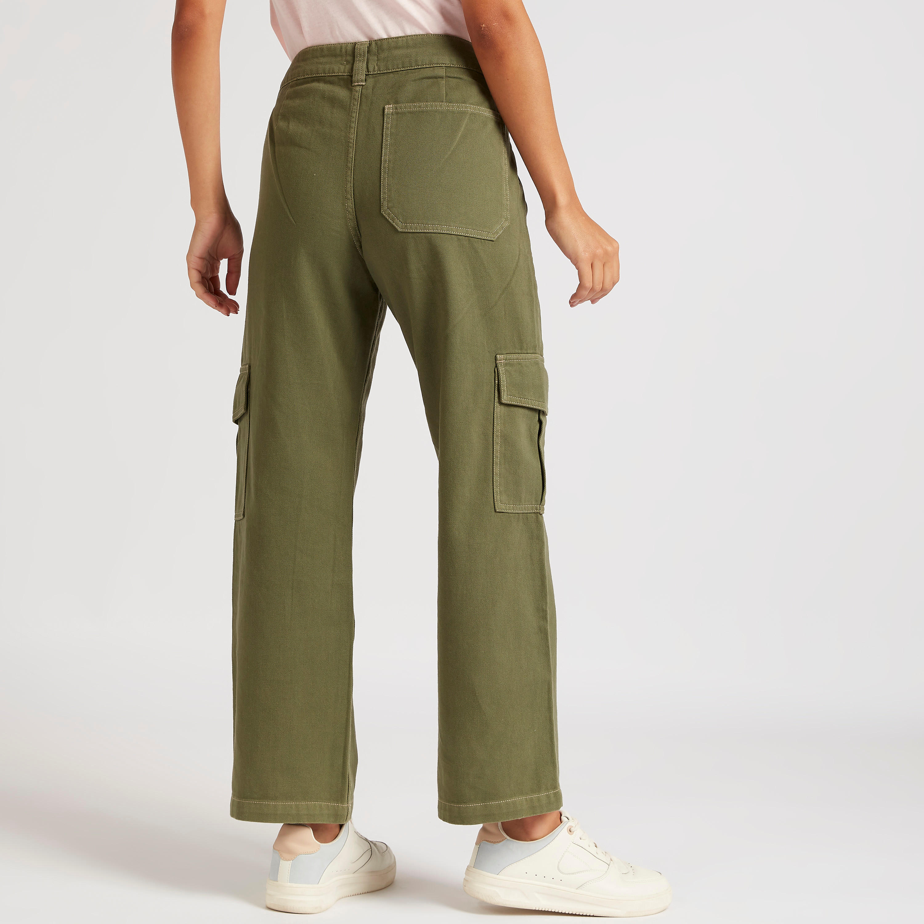 بنطلون دينيم سادة متوسط الارتفاع من لي كوبر-women-clothing-bottoms-trousers-image-1