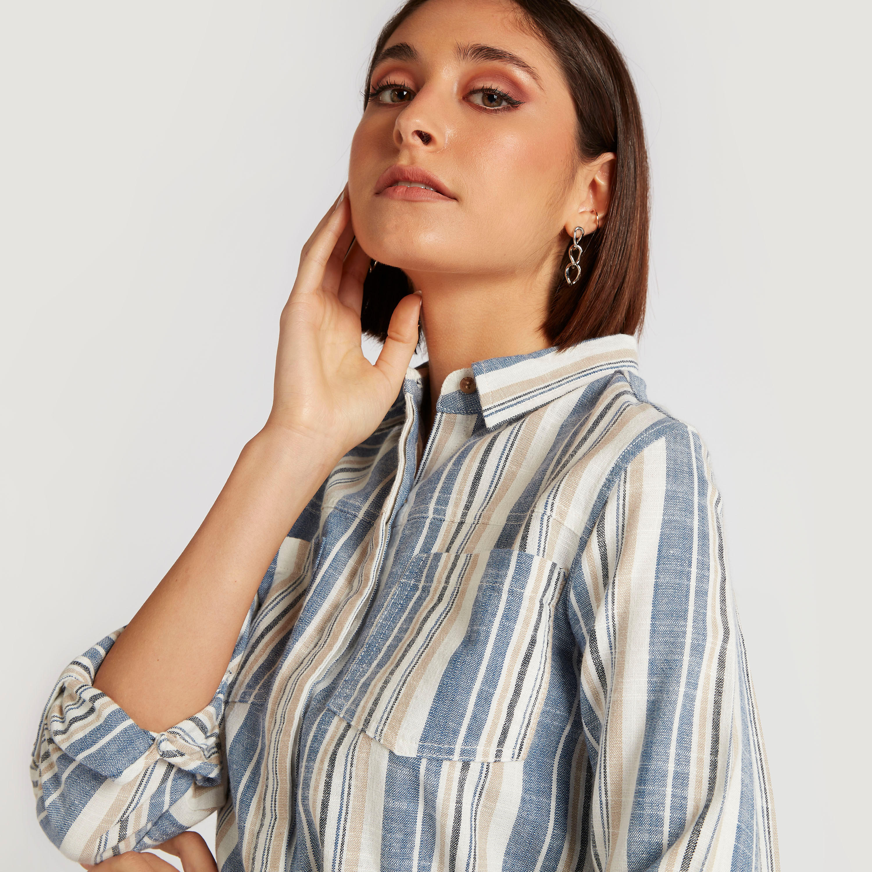 قميص مخطط بجيوب وأربطة من لي كوبر-women-clothing-shirtsandblouses-shirts-image-2