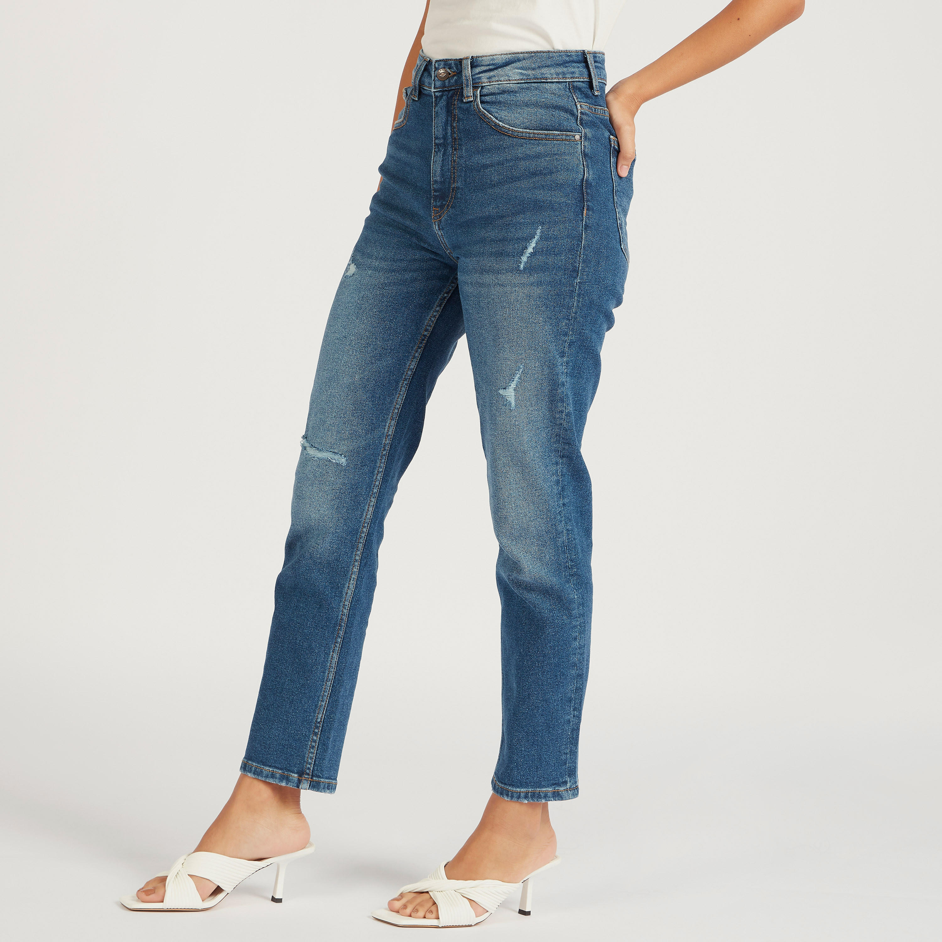 بنطلون جينز بقصّة سليم وخصر متوسّط الارتفاع من لي كوبر-women-clothing-bottoms-jeans-image-1
