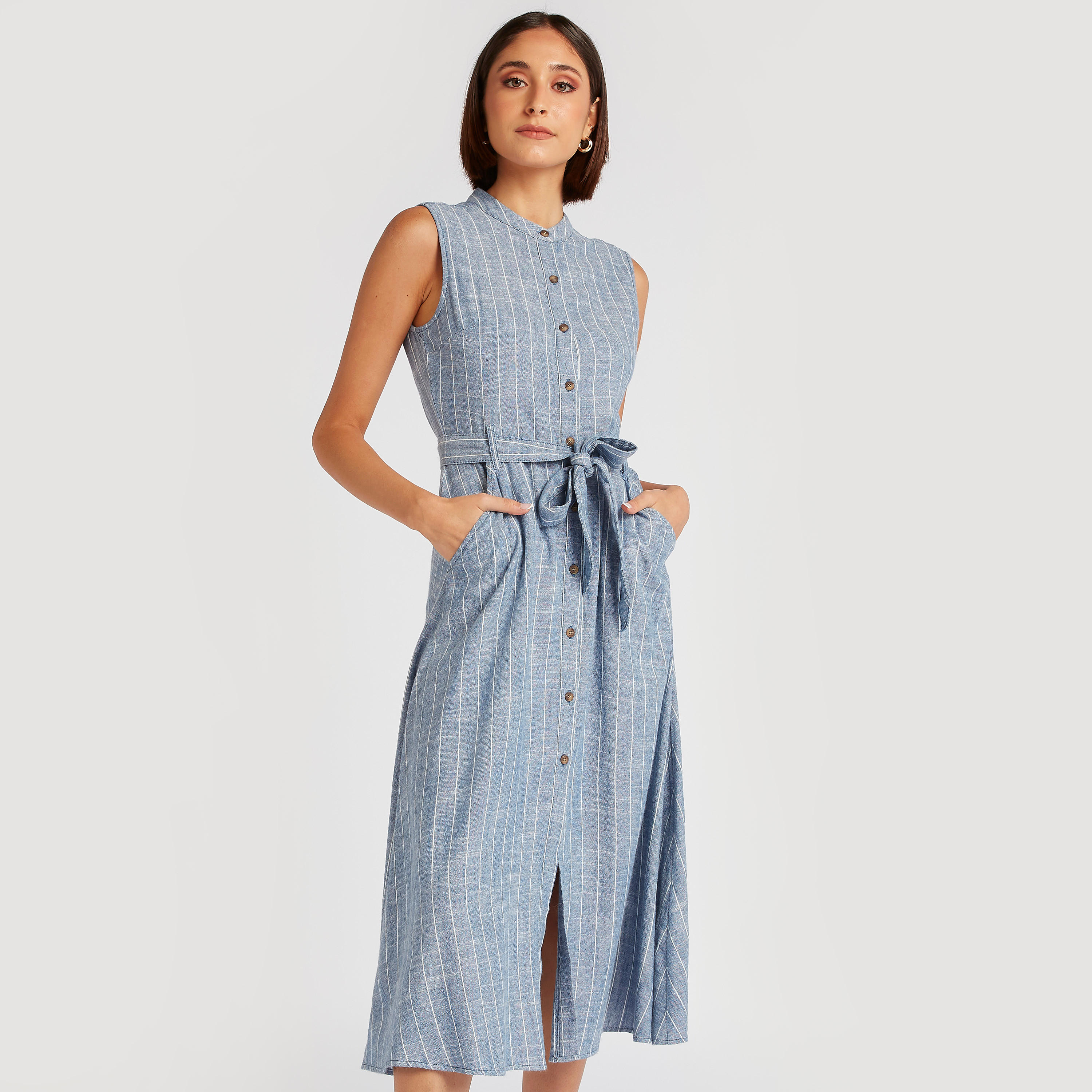 فستان قميص ميدي دون أكمام مقلّم برباط من لي كوبر-women-clothing-dresses-image-1