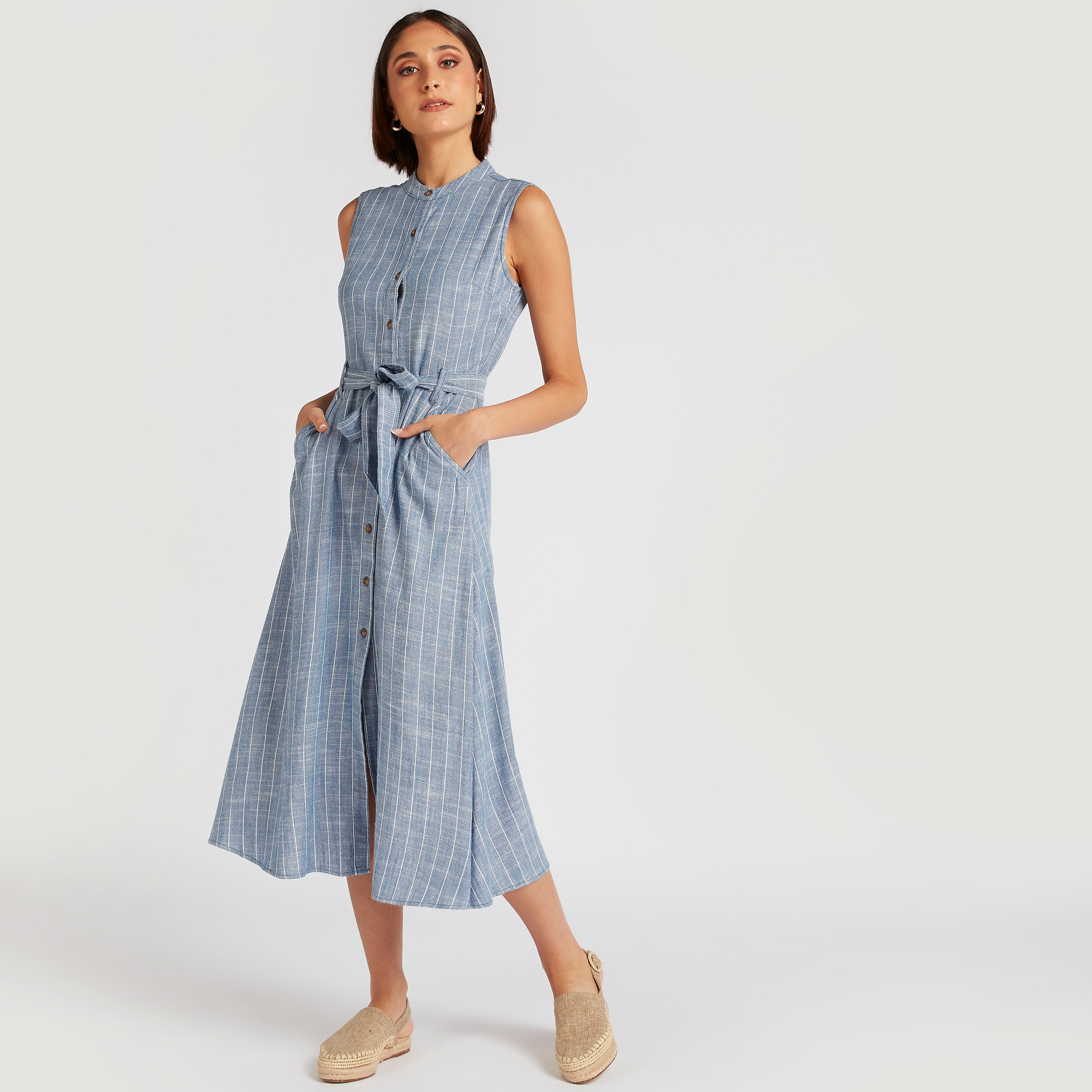 فستان قميص ميدي دون أكمام مقلّم برباط من لي كوبر-women-clothing-dresses-image-7