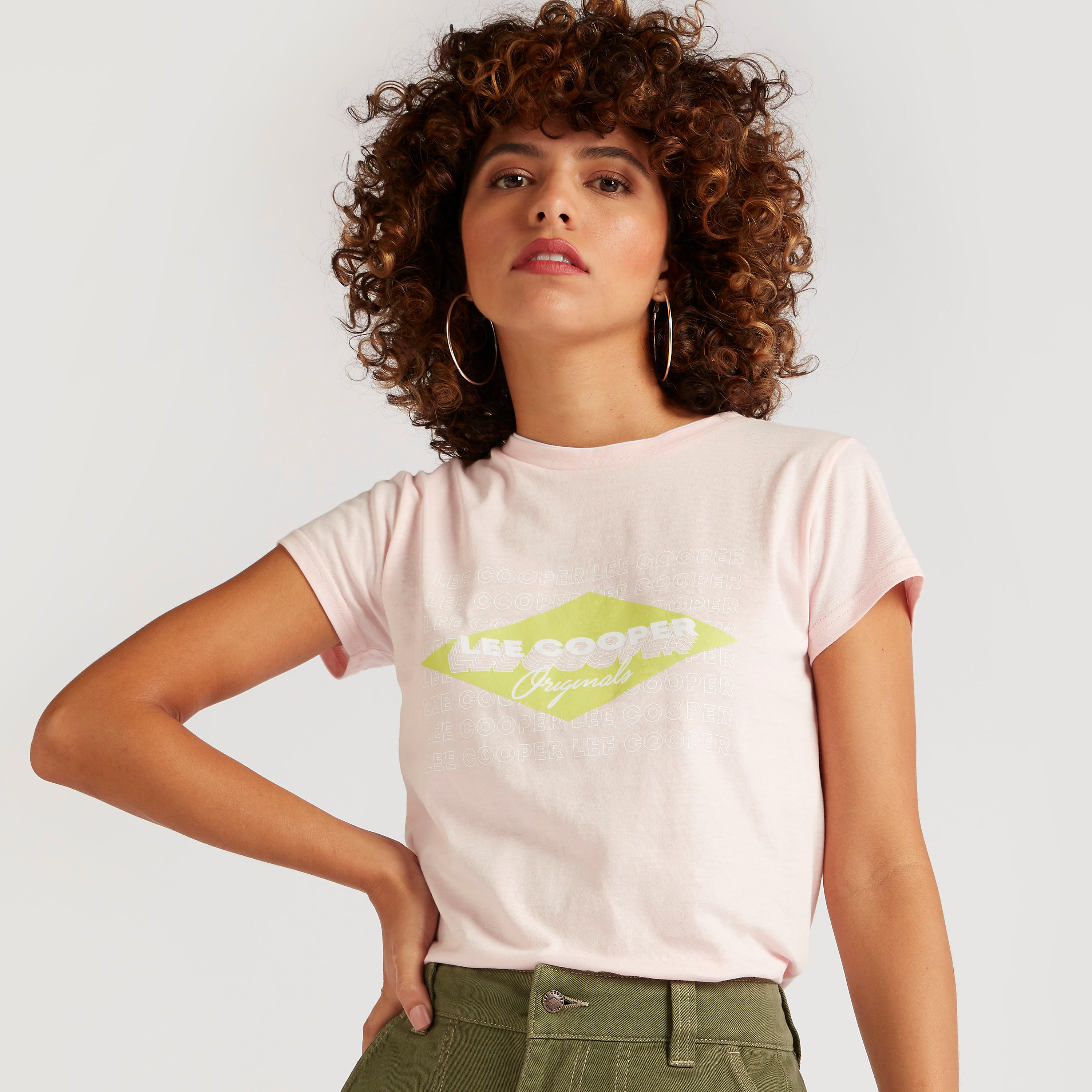 تيشيرت بطبعات وياقة ضيّقة وأكمام كاب-women-clothing-tshirts-image-5