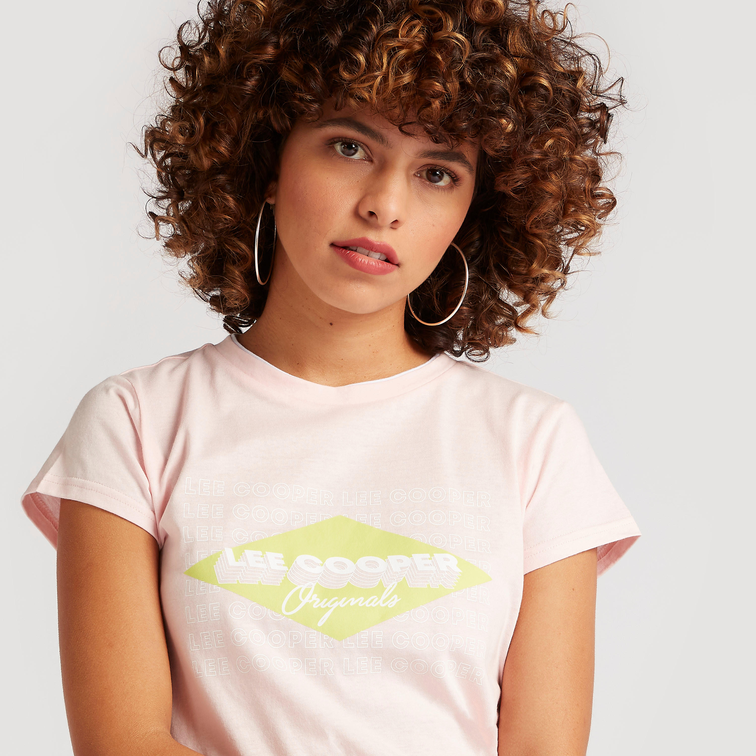 تيشيرت بطبعات وياقة ضيّقة وأكمام كاب-women-clothing-tshirts-image-3