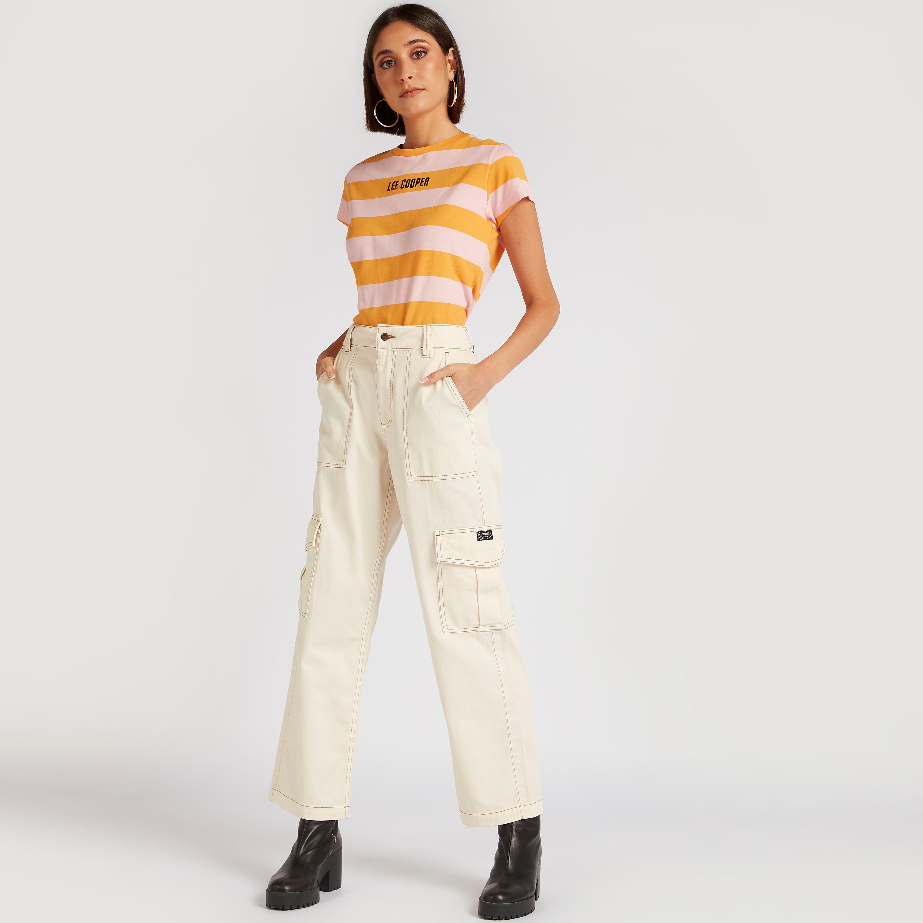 تيشيرت مقلّم بياقة ضيّقة وأكمام كاب من لي كوبر-women-clothing-tshirts-image-2