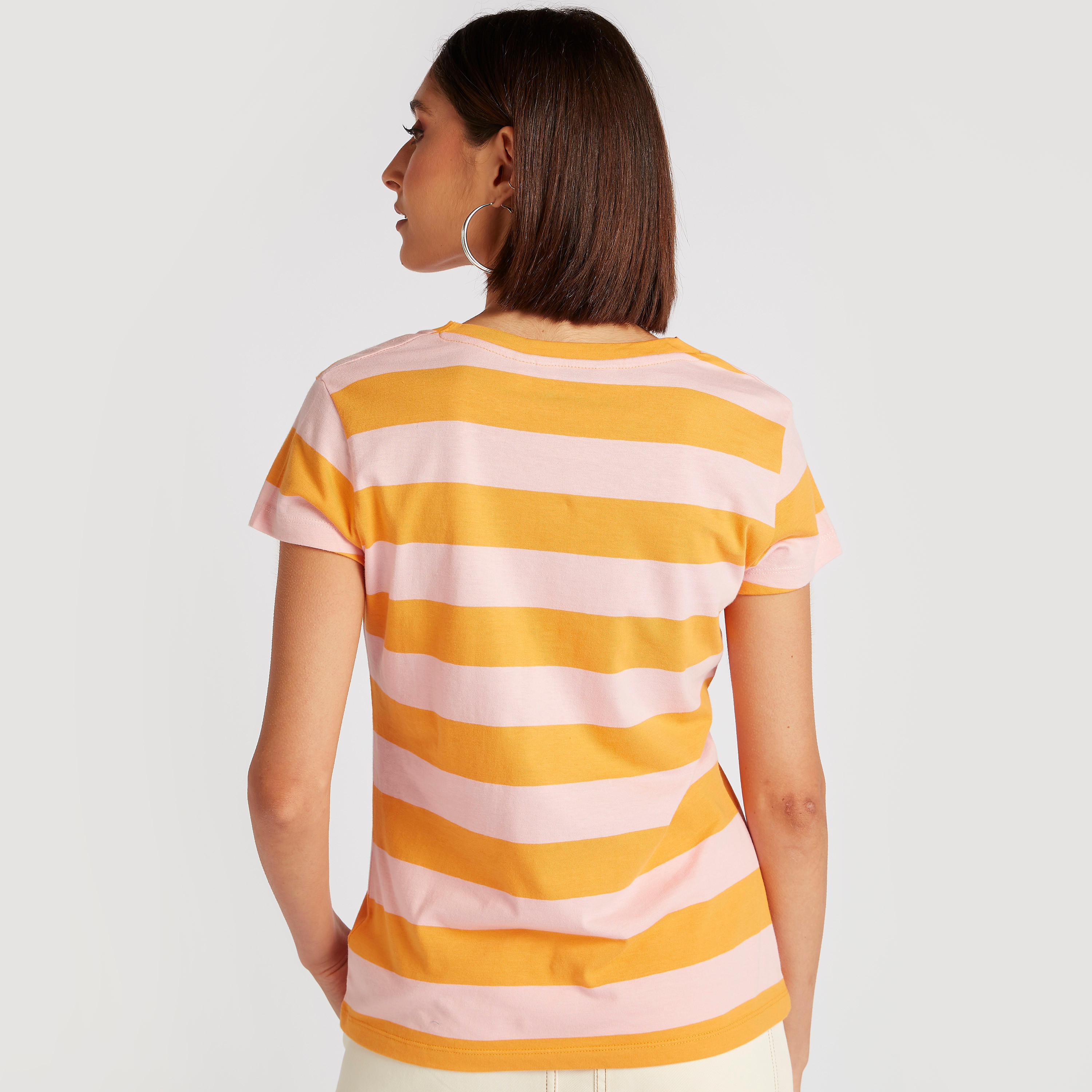 تيشيرت مقلّم بياقة ضيّقة وأكمام كاب من لي كوبر-women-clothing-tshirts-image-3