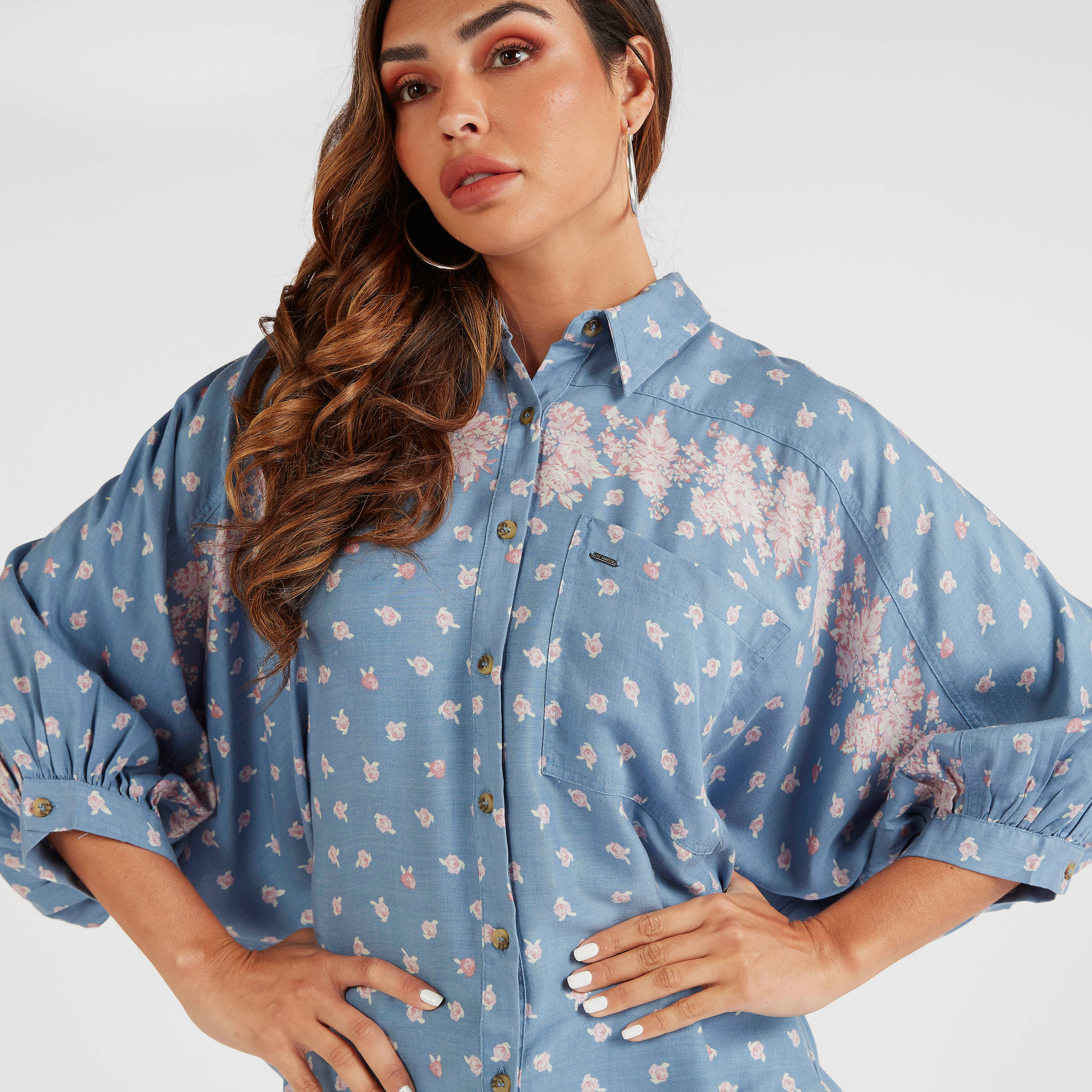 قميص بأكمام 3/4 وجيوب وطبعات زهرية من لي كوبر-women-clothing-shirtsandblouses-shirts-image-3