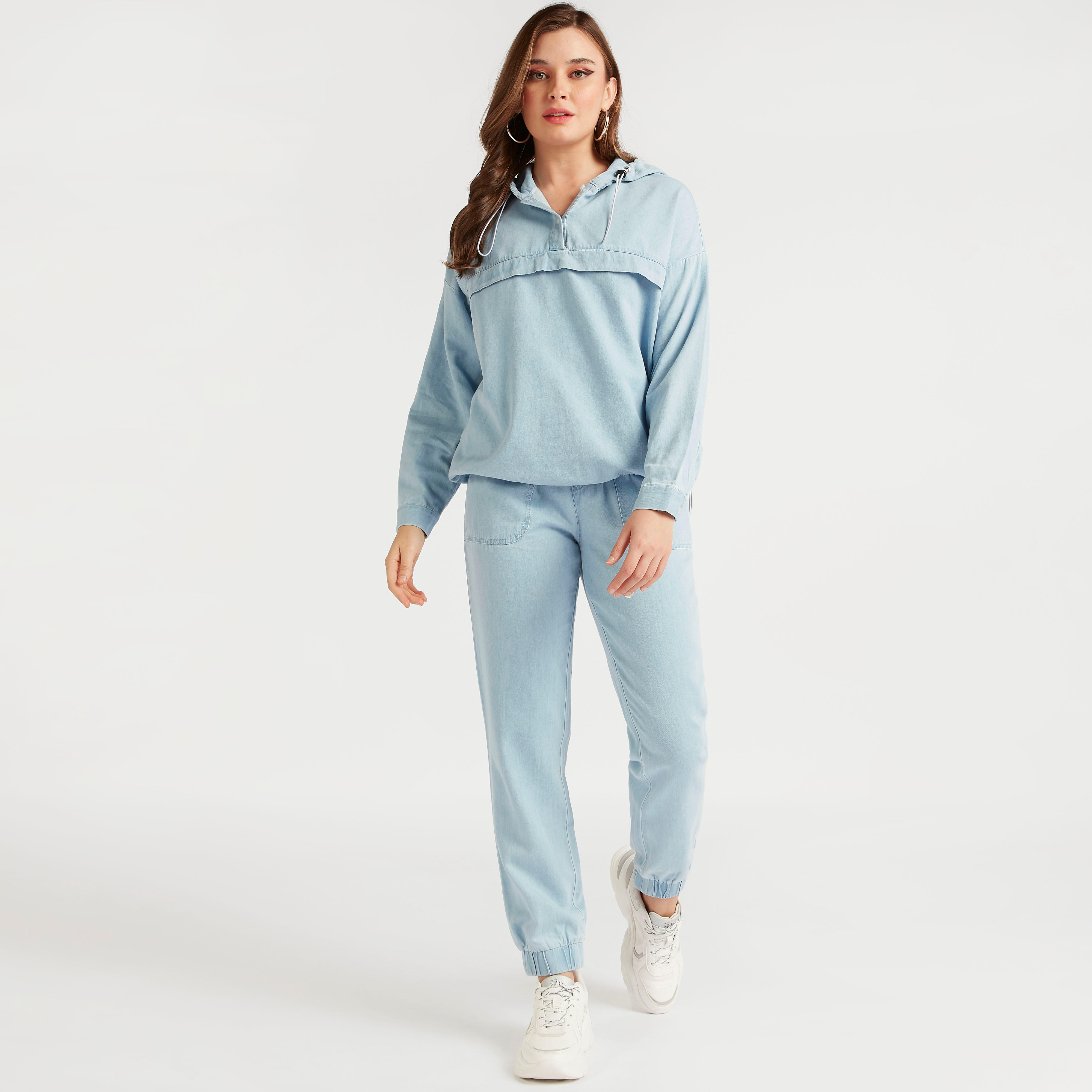 بنطلون رياضي مستدام سادة بخصر متوسّط الارتفاع ورباط إغلاق وجيوب من لي كوبر-women-clothing-bottoms-joggers-image-2
