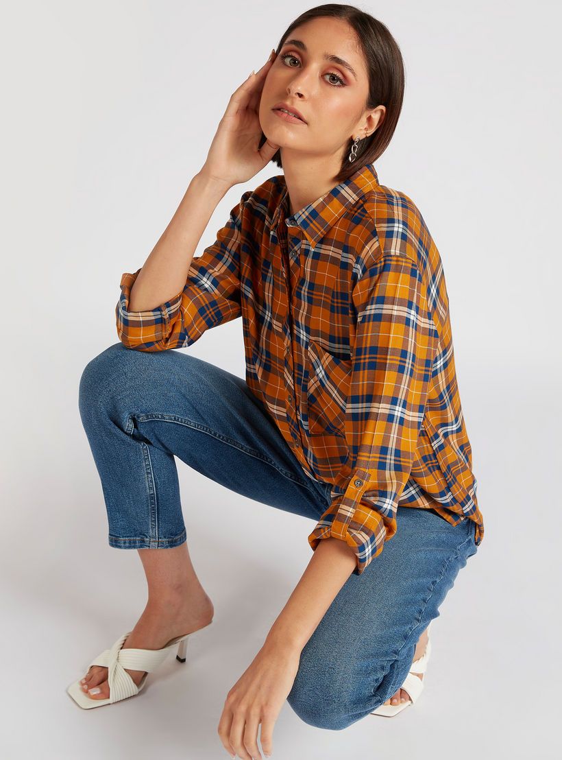 قميص كاروهات بأكمام طويلة وجيب من لي كوبر-women-clothing-shirtsandblouses-shirts-image-6
