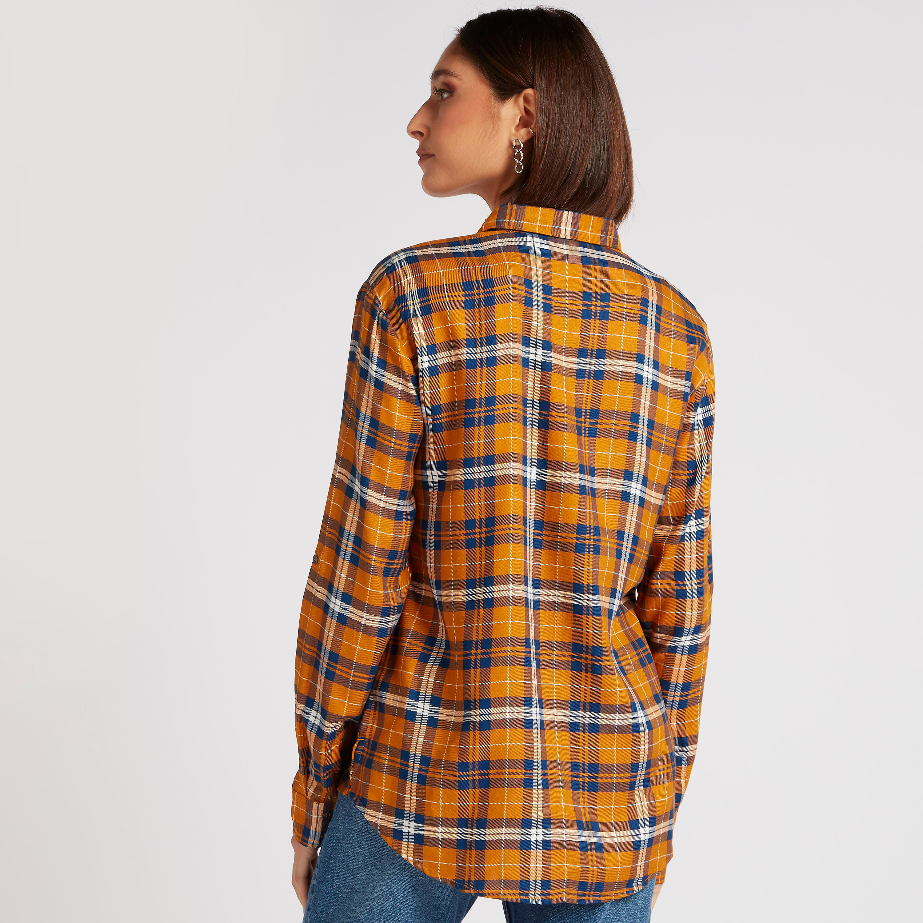 قميص كاروهات بأكمام طويلة وجيب من لي كوبر-women-clothing-shirtsandblouses-shirts-image-3