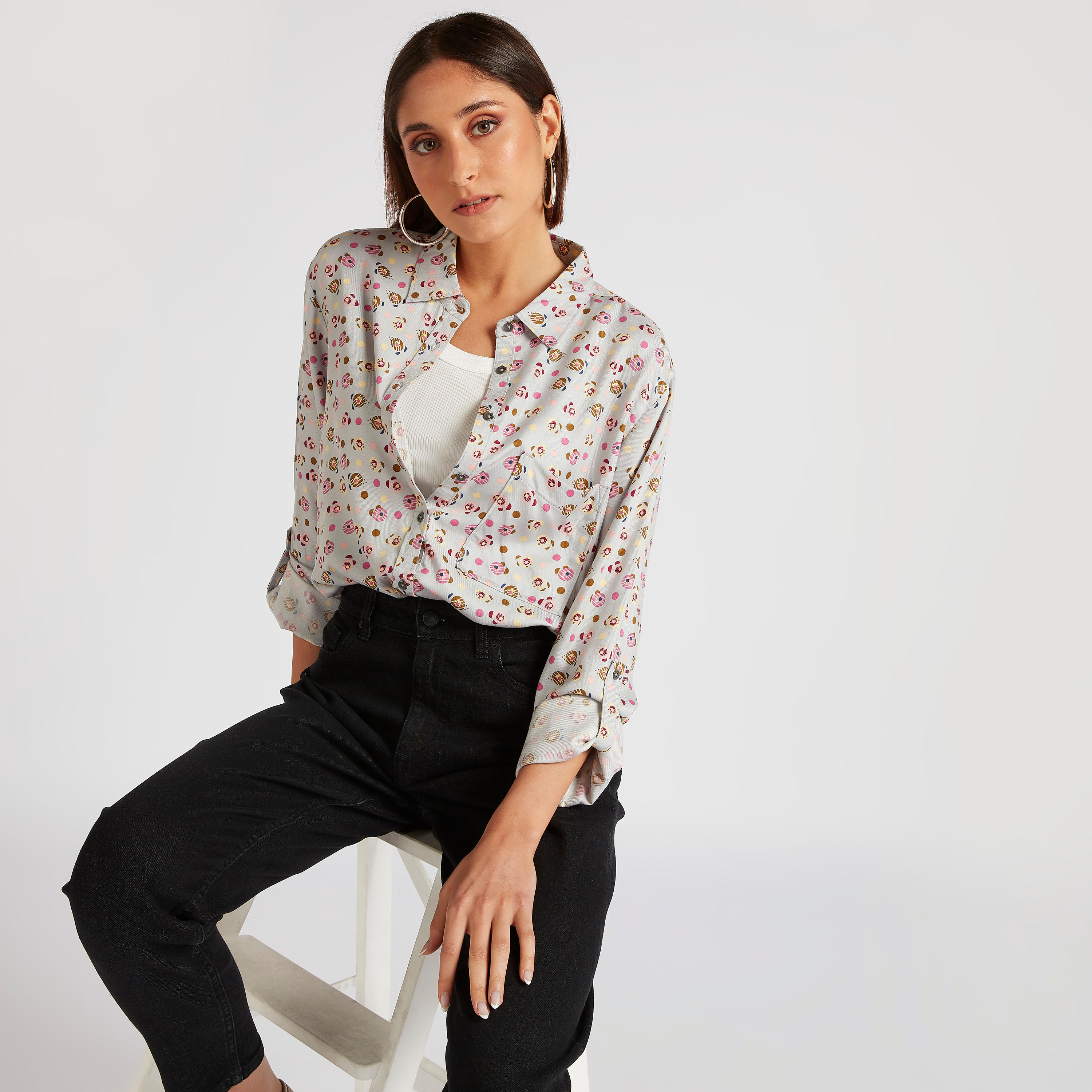 قميص بطبعات وأكمام طويلة وجيب من لي كوبر-women-clothing-shirtsandblouses-shirts-image-1