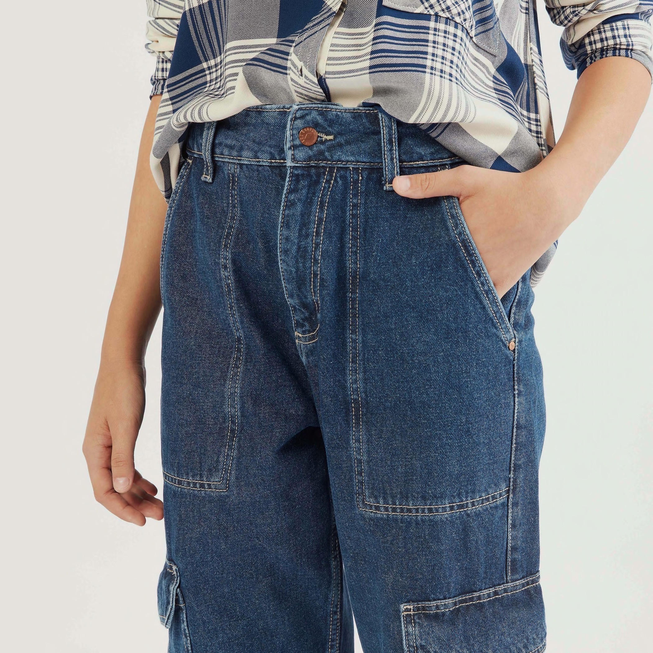 بنطلون جينز كارجو دنيم بزر إغلاق من لي كوبر-women-clothing-bottoms-jeans-image-2
