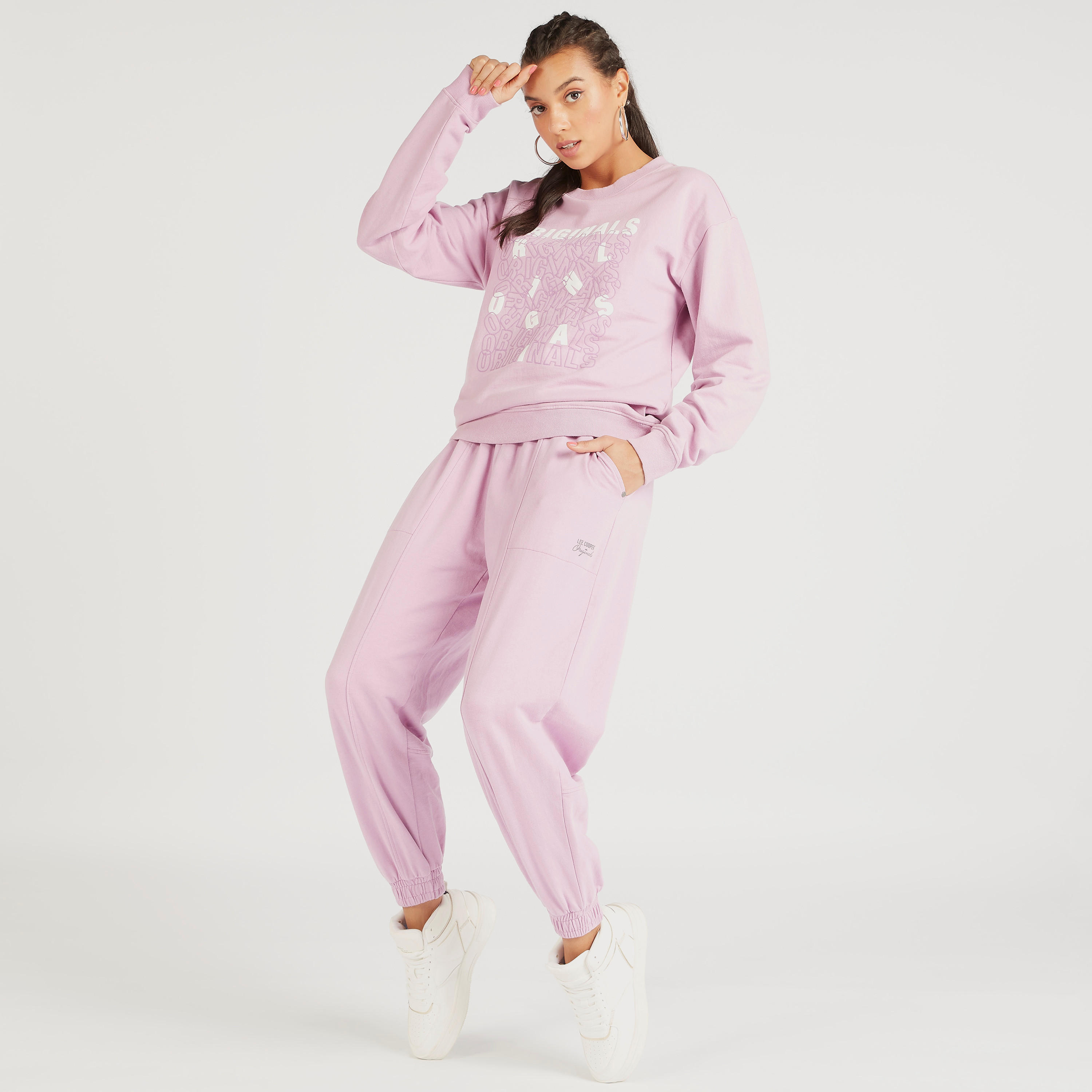 بنطلون رياضي بخصر مطاطي متوسط الارتفاع وجيوب-women-clothing-bottoms-joggers-image-3