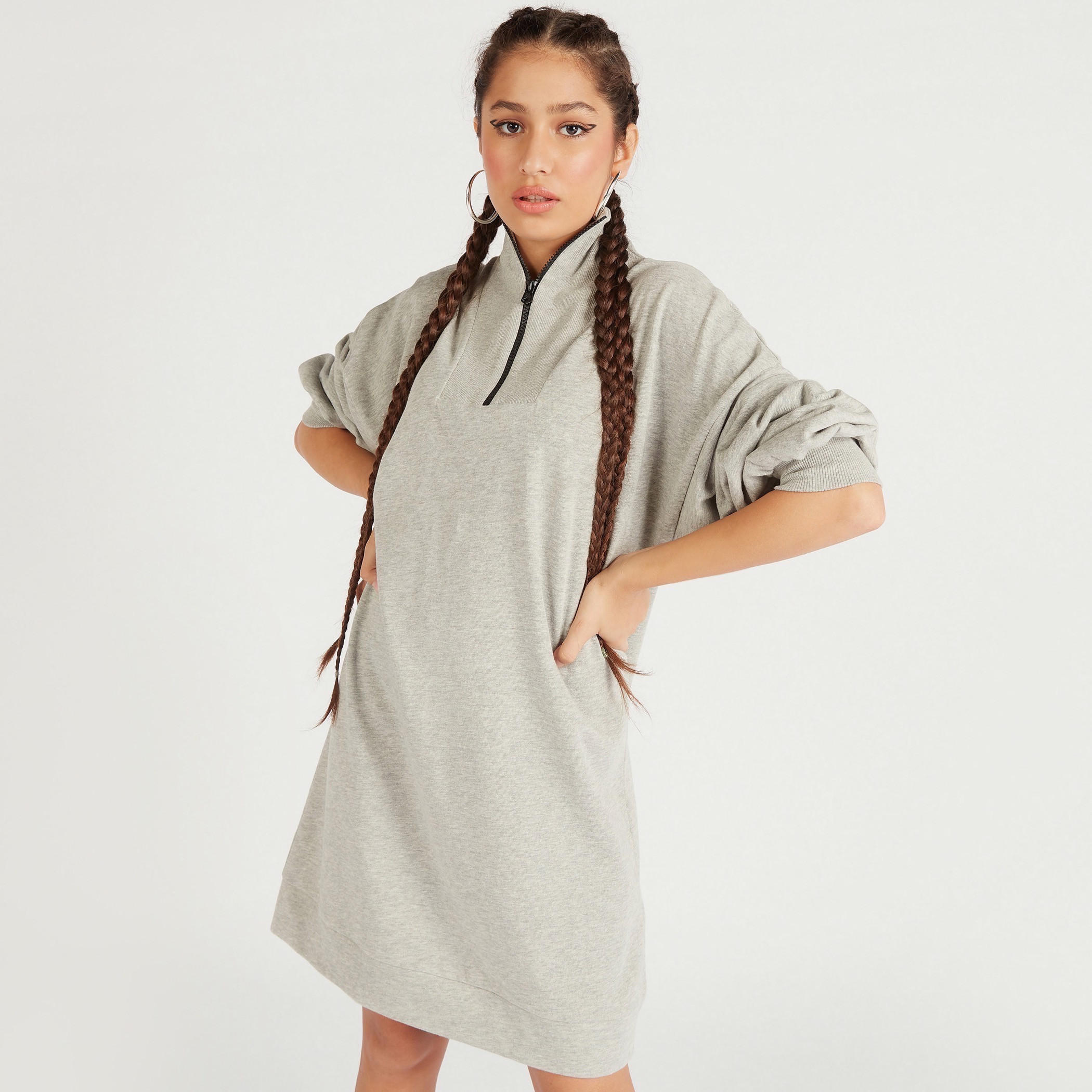 سويت شيرت بياقة عالية وطبعات من لي كوبر-women-clothing-dresses-image-1