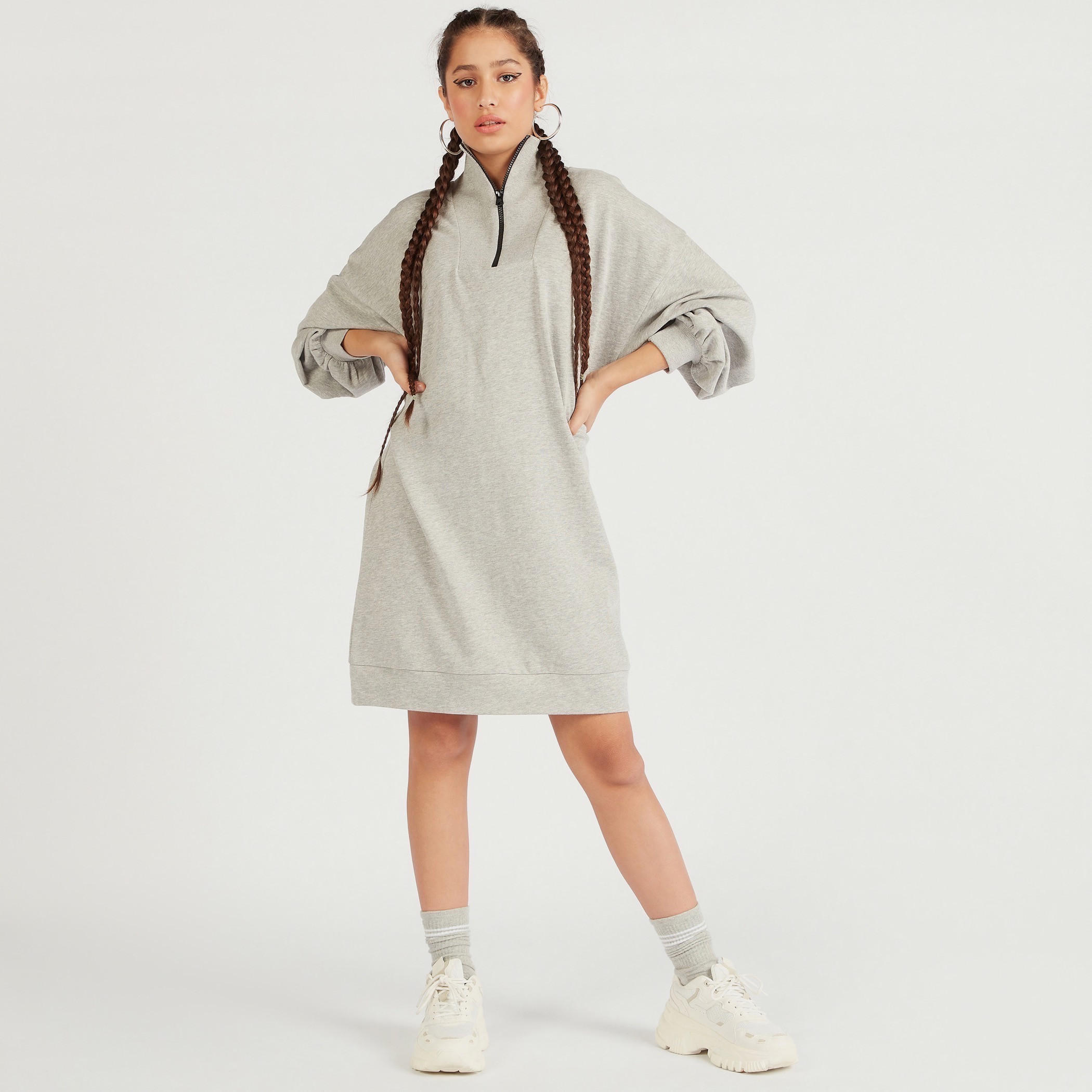 سويت شيرت بياقة عالية وطبعات من لي كوبر-women-clothing-dresses-image-2